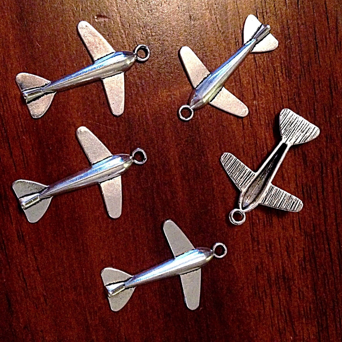 5 Airplane Charms, Antique Silver Charms, Airplane Pendants, 3D Airplane, Silver Airplane Charms, Craft and Jewelry Supplies, Findings