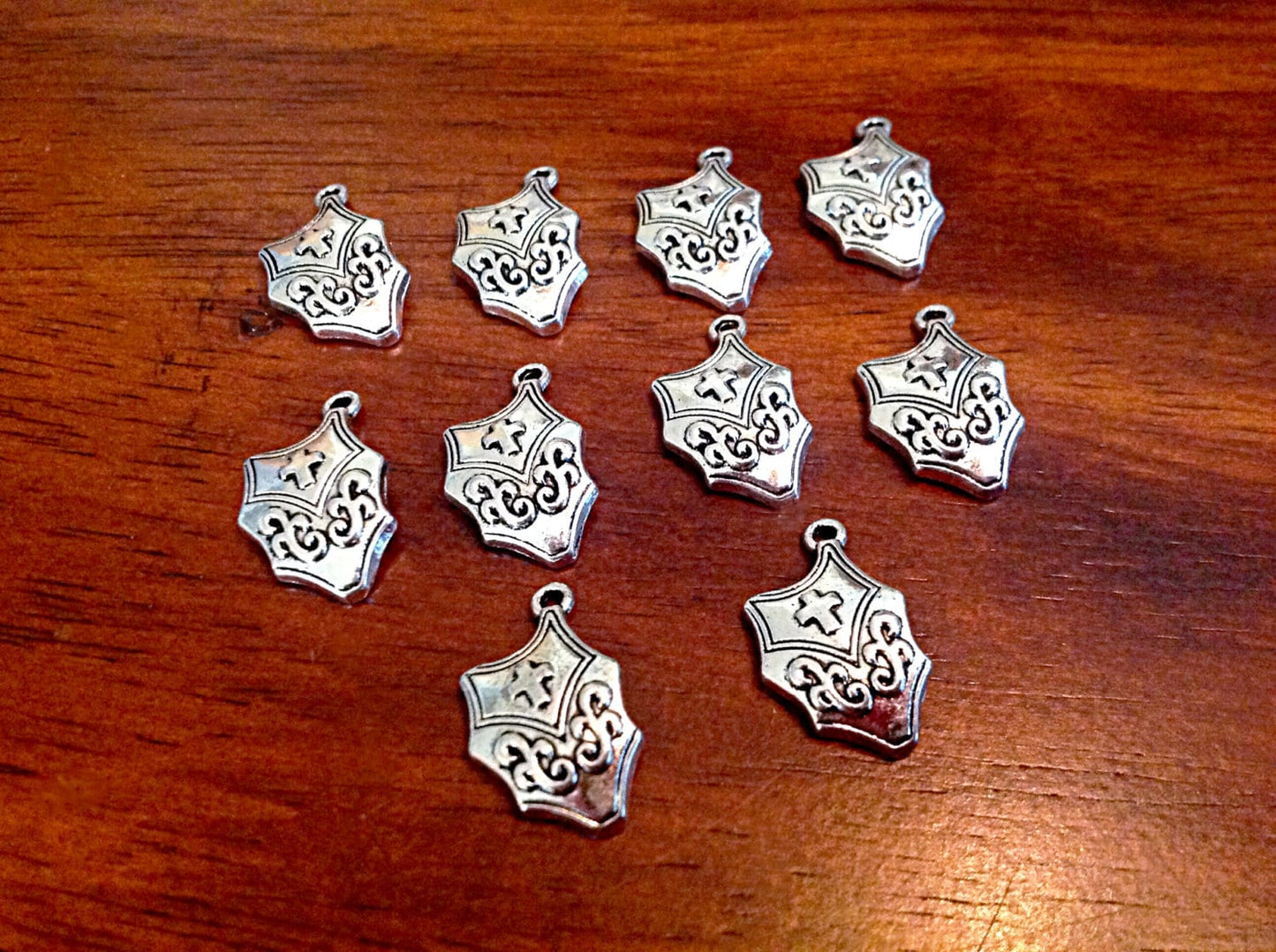 20pcs, Shield Charms, Shield of Faith Charms, Armor of God Charms, Ephesians 6:10-18, Antique Silver Shield Pendants, Findings