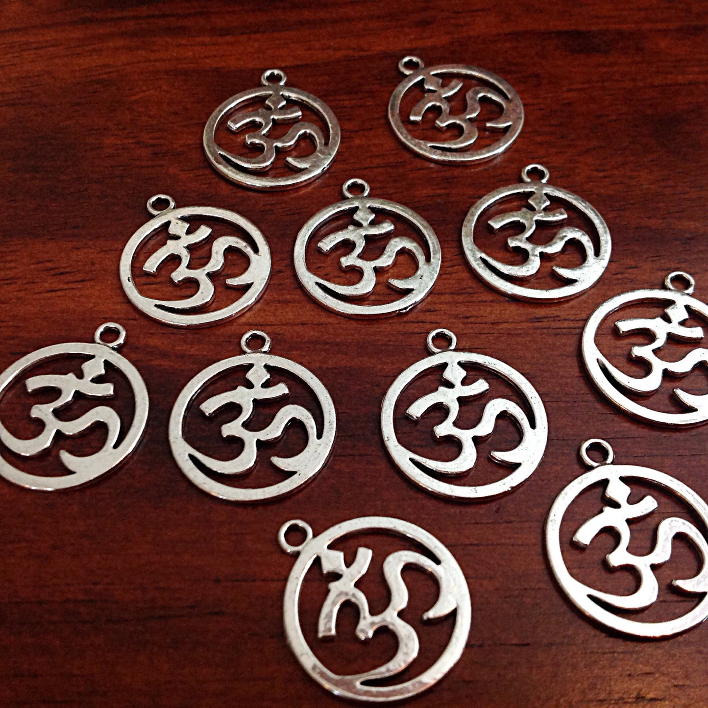 Bulk 20 OM Charms, Antique Silver Charms, Silver OM Charms, Yoga, Namaste Charms, Zen Charms, Buddha, Jewelry and Craft Supplies, Findings