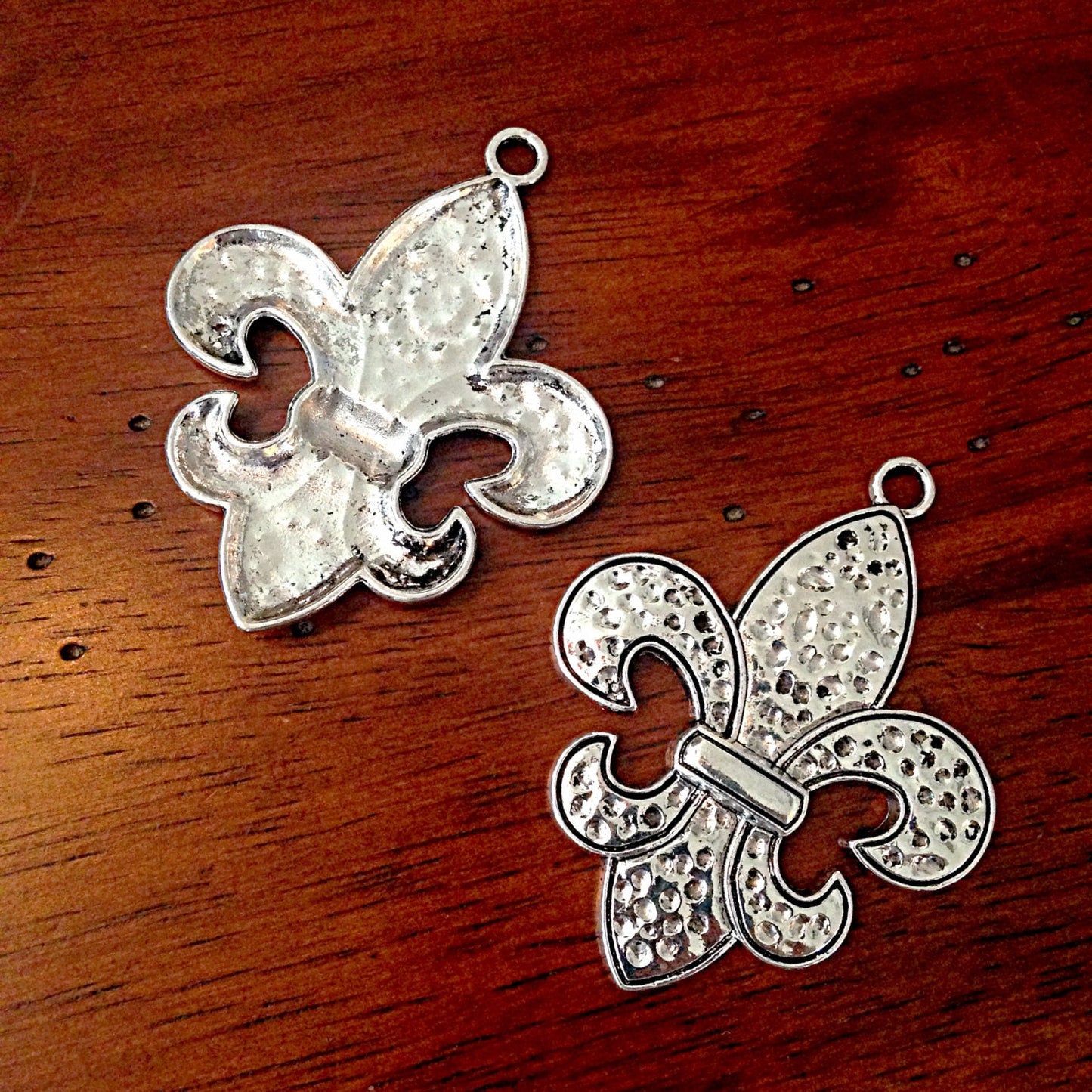 2 Large Fleur De Lis Pendants, Antique Silver Charms, New Orleans Saints Charms, Mardi Gras Charms, Findings, Crafting and Jewelry Supplies