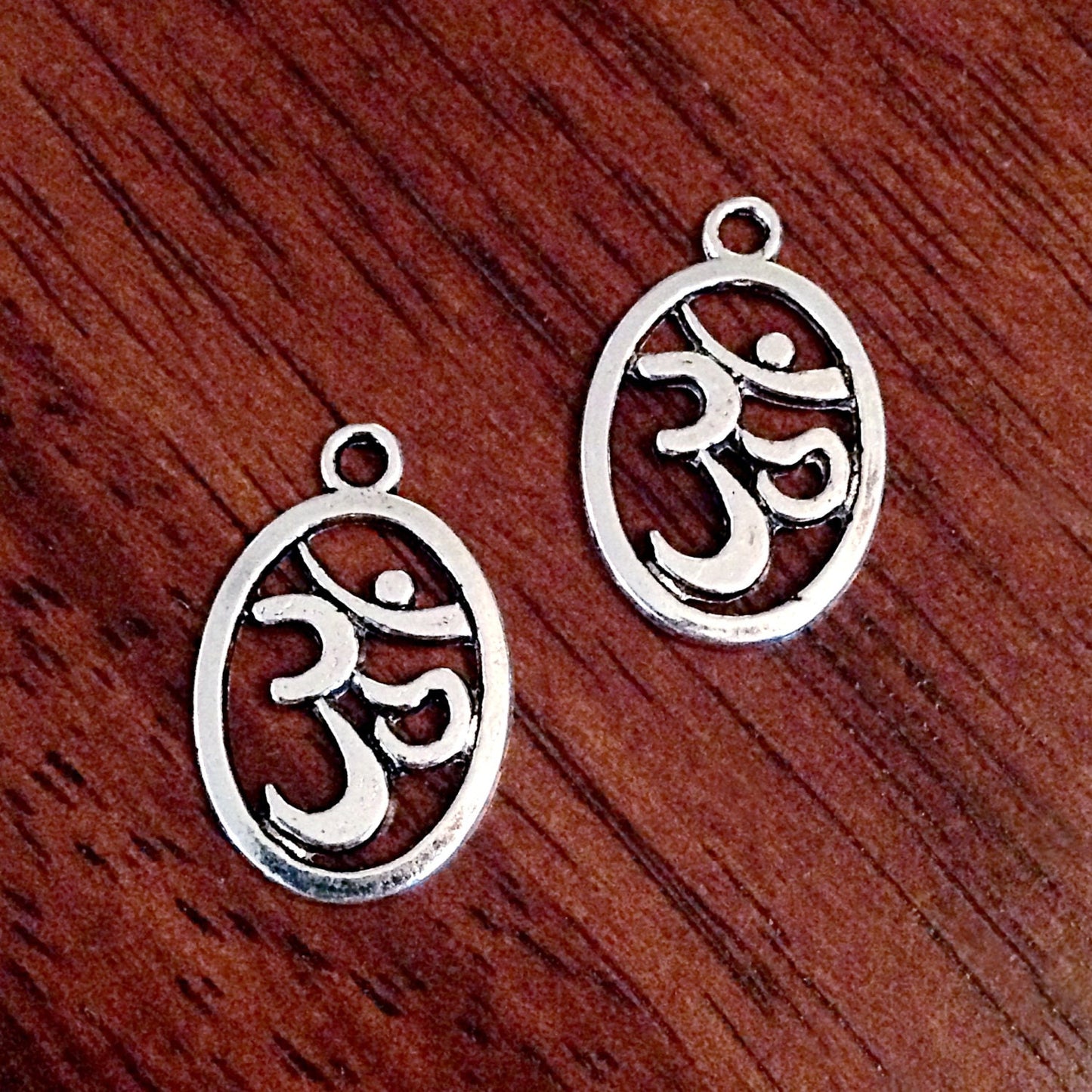 Bulk 25 OM Charms, Antique Silver Charms, Silver OM Charms, Yoga, Namaste Charms, Zen Charms, Buddha, Jewelry and Craft Supplies, Findings