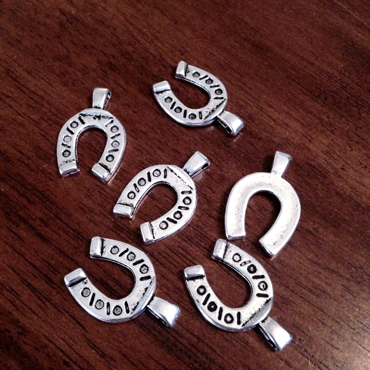 12 Silver Horseshoe Pendants, Antique Silver Charms, Horseshoe Charms, Western Charms, Horseshoe, Craft and Jewelry Supplies, Findings