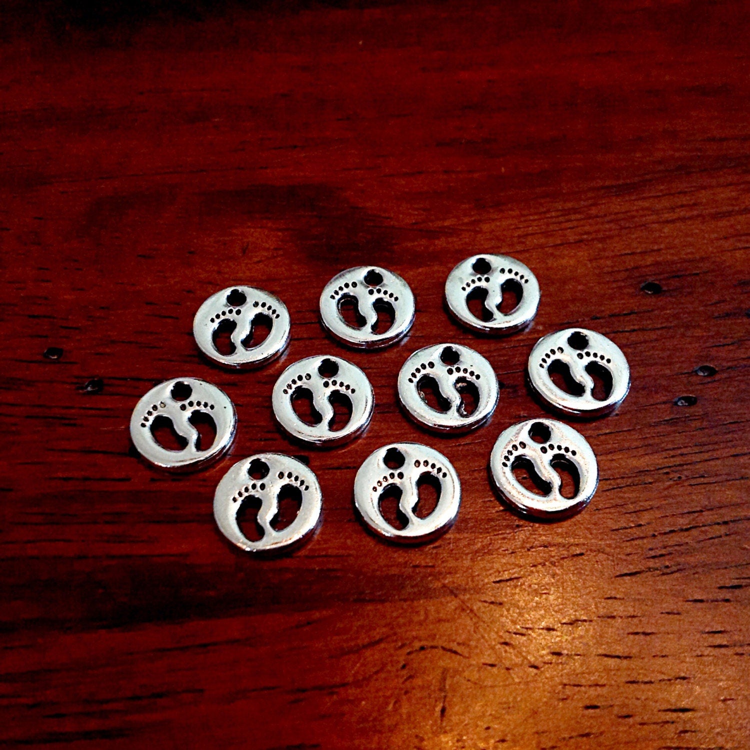 Bulk 25 Baby Feet Charms, Antique Silver Charms, Feet Charms, Footprints Charms, Tiny Feet Charms, Toe Charms, Craft and Jewelry Supplies