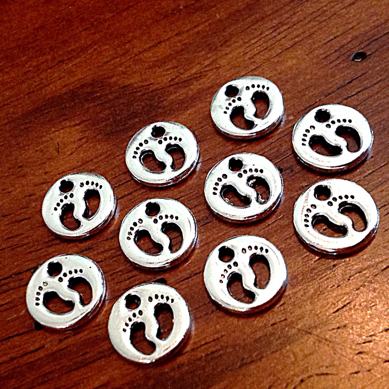 Bulk 25 Baby Feet Charms, Antique Silver Charms, Feet Charms, Footprints Charms, Tiny Feet Charms, Toe Charms, Craft and Jewelry Supplies