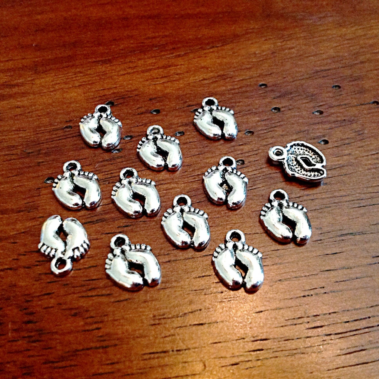 Bulk 25 Baby Feet Charms, Antique Silver Charms, Feet Charms, Footprints Charms, Tiny Feet Charms, Toe Charms, Craft and Jewelry Supplies