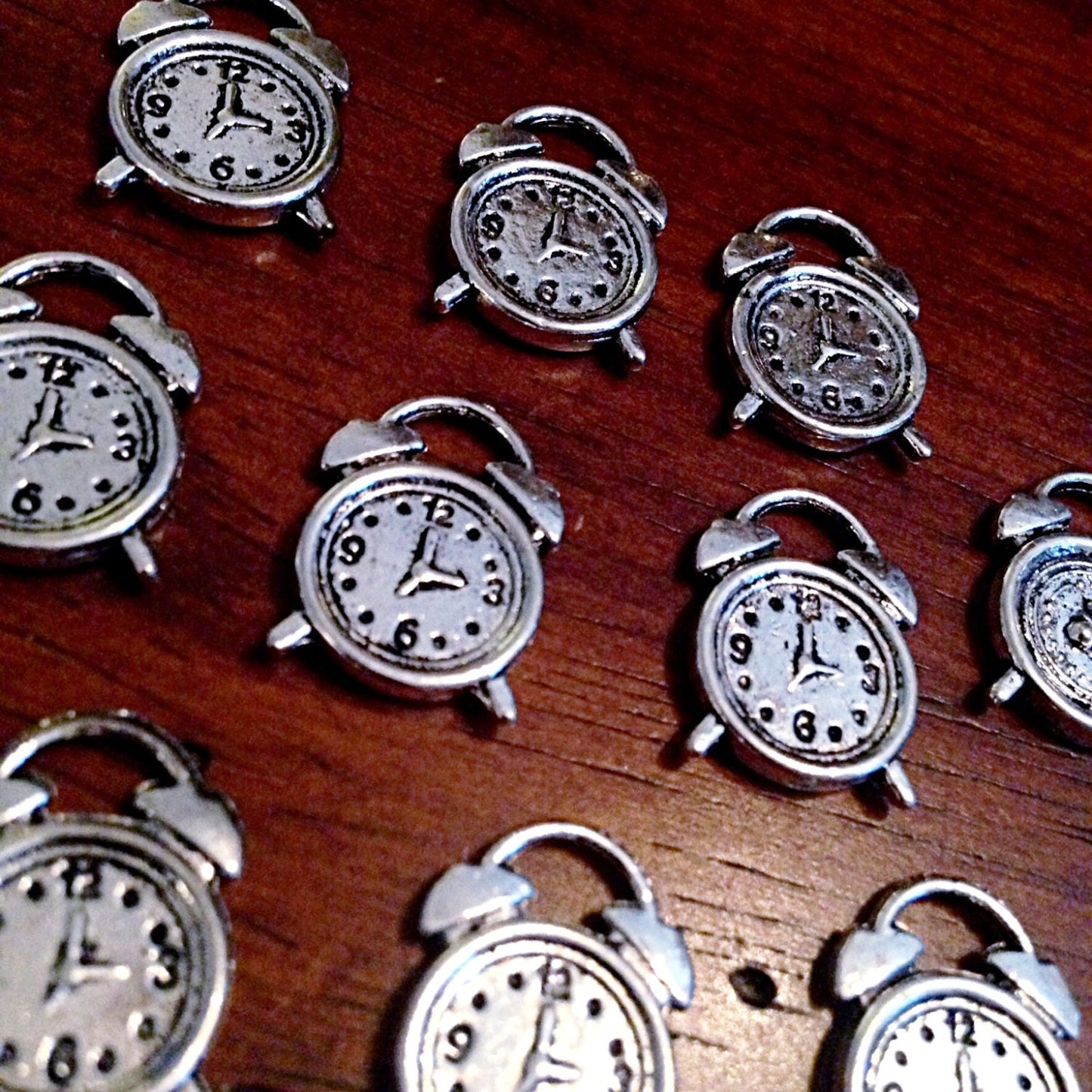 Bulk 25 Clock Charms, Antique Silver Charms, Silver Clock Charms Almarm Clock Charms, Travel Charms, Findings, Crafts and Jewelry Supplies