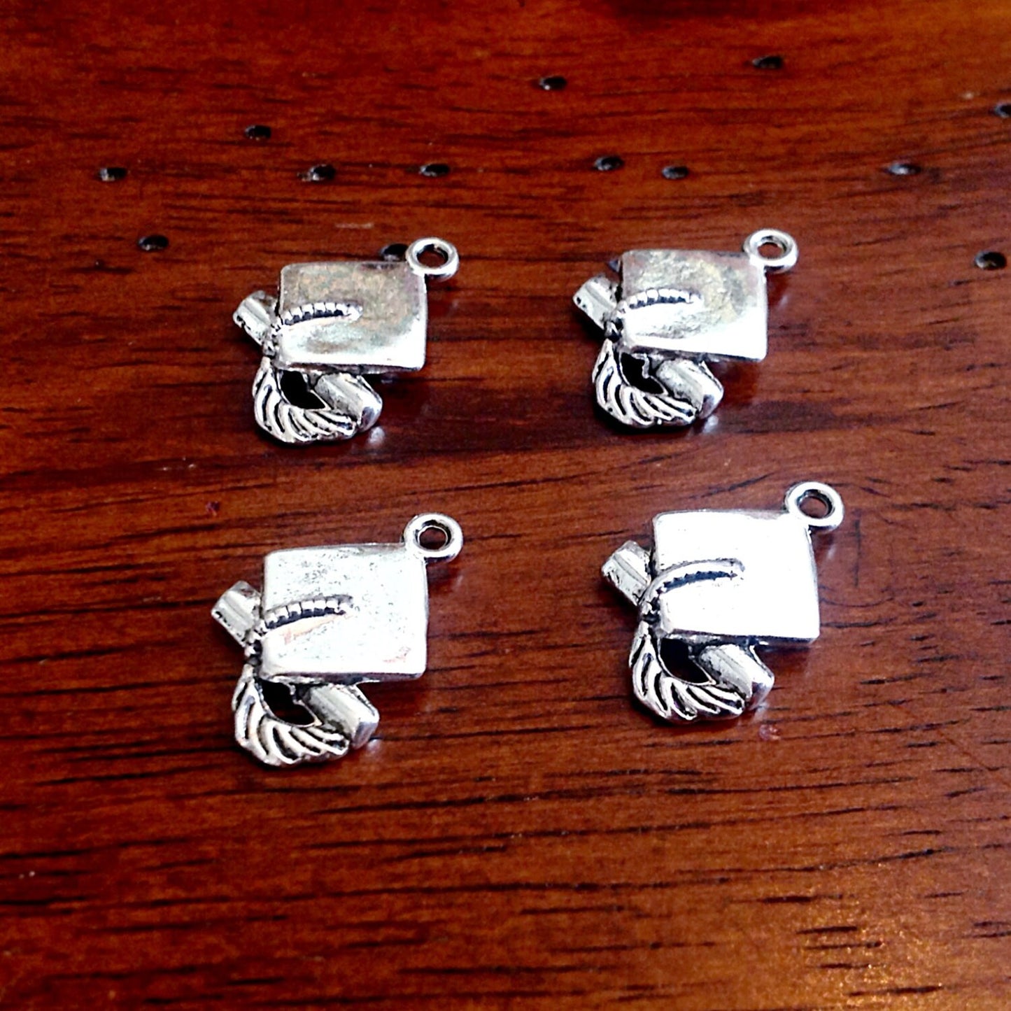20pcs Graduation Cap Charms, Graduation Charms, Cap and Gown Charms, School Charms, Graduation Hat Charms, Diploma Charms, Findings