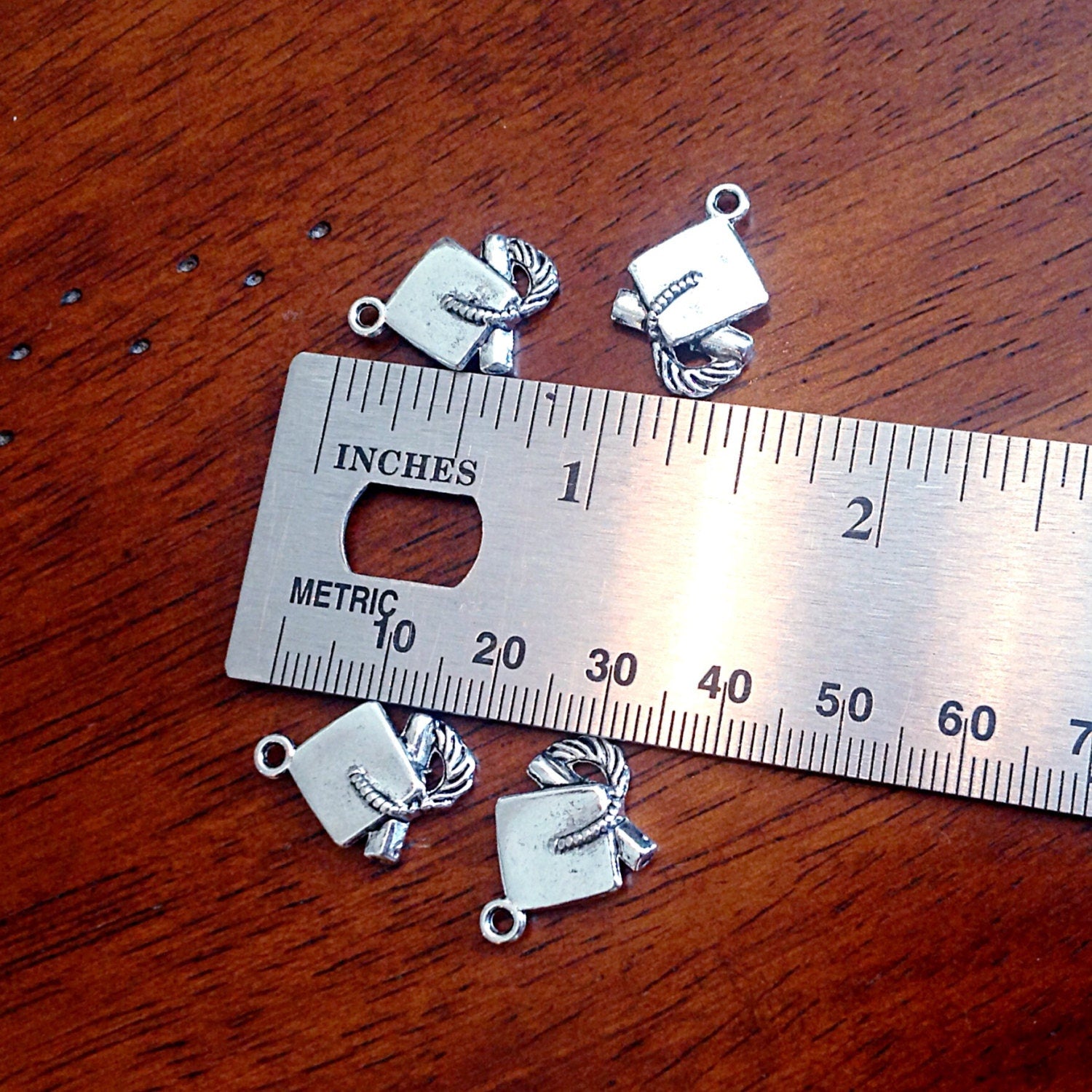 20pcs Graduation Cap Charms, Graduation Charms, Cap and Gown Charms, School Charms, Graduation Hat Charms, Diploma Charms, Findings