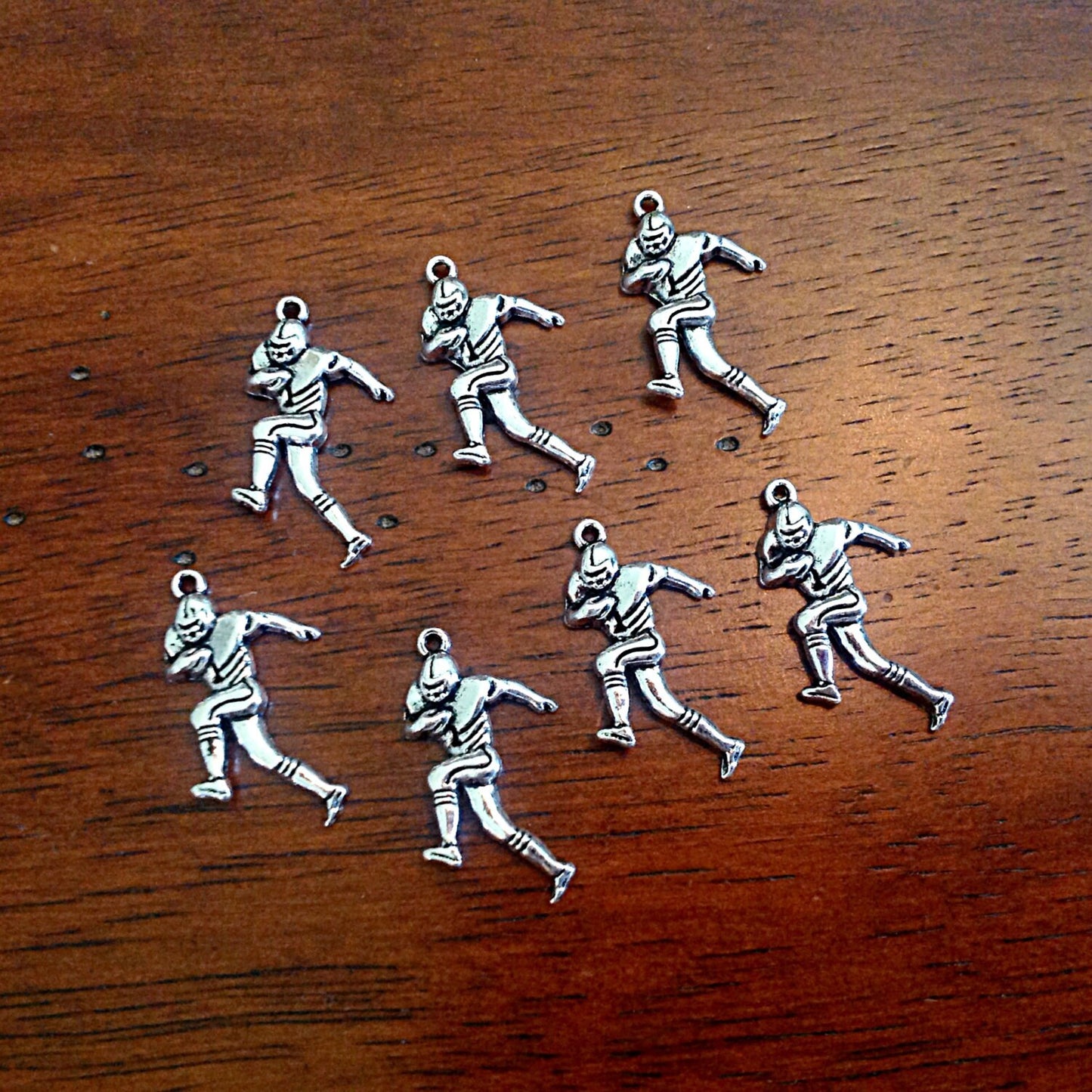 Bulk 20 Football Player Charms, Antique Silver Charms, Football Charms, Helmet Charms, Sports Charms, Craft and Jewelry Supplies, Findings