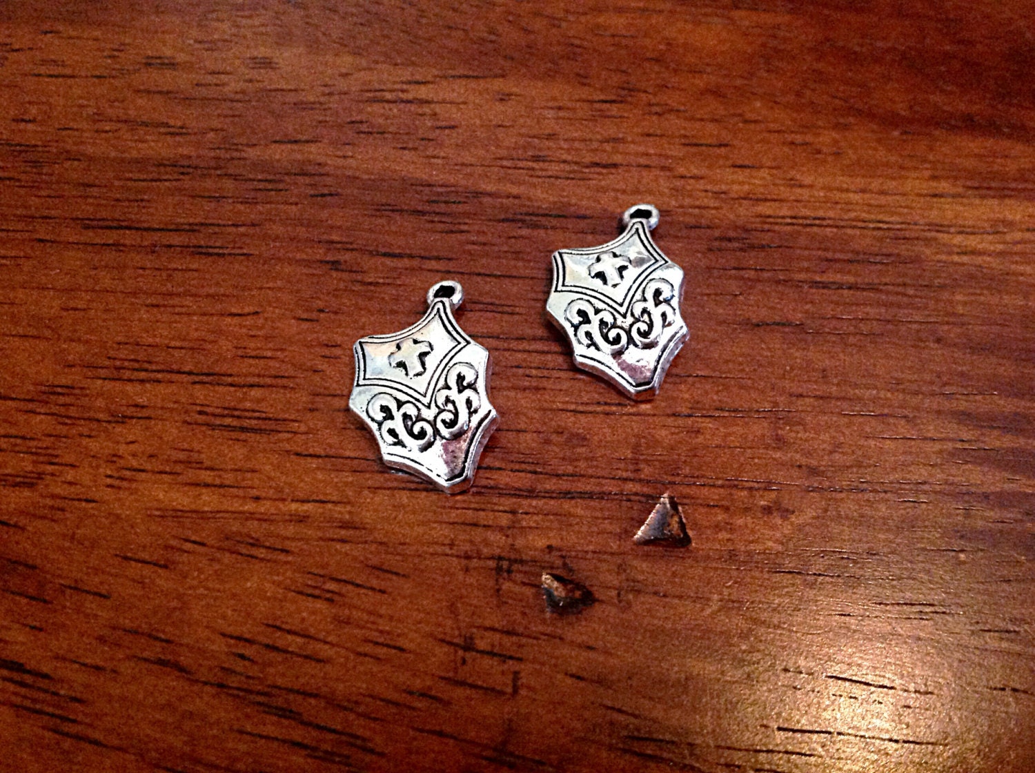 20pcs, Shield Charms, Shield of Faith Charms, Armor of God Charms, Ephesians 6:10-18, Antique Silver Shield Pendants, Findings