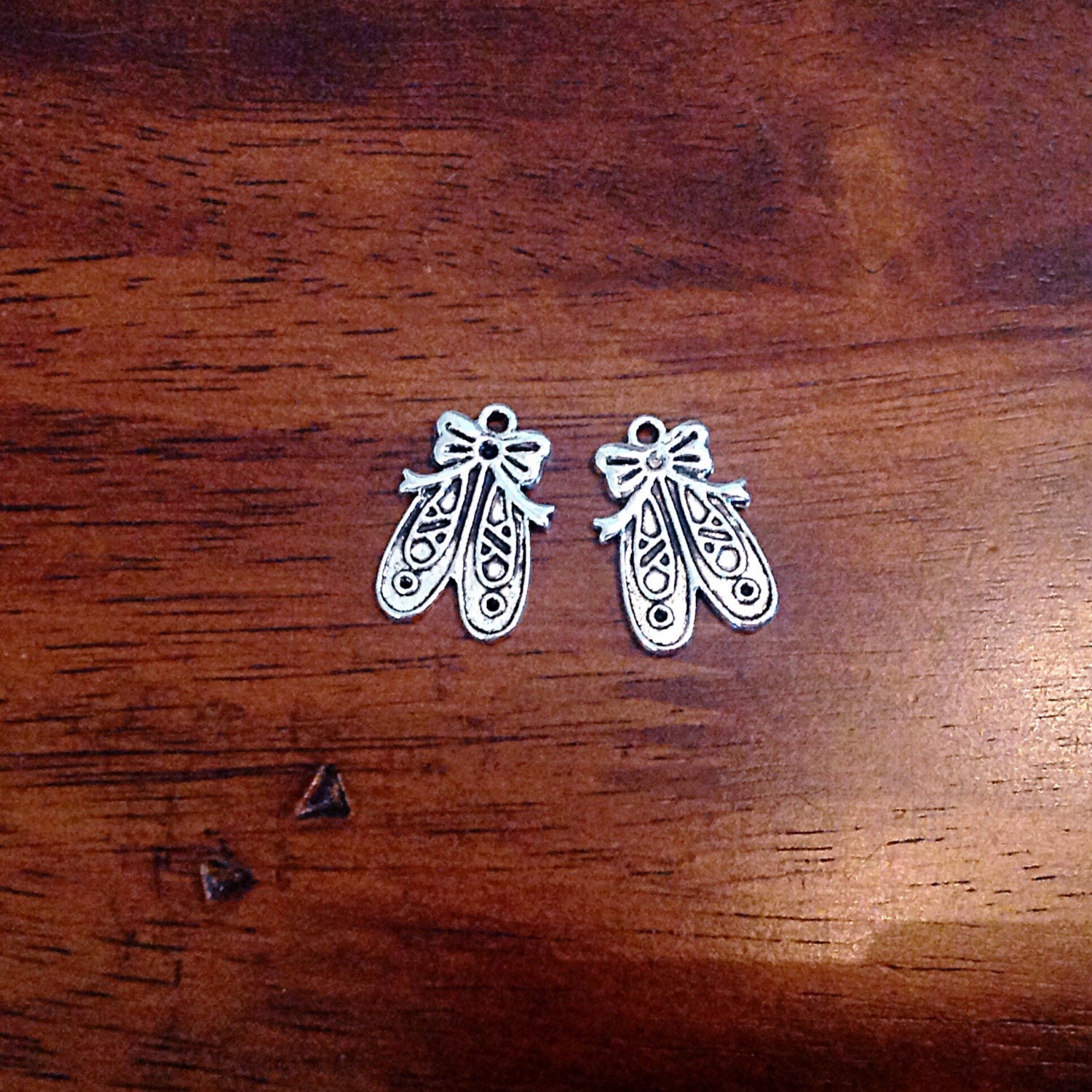 Bulk 25 Ballet Shoes Charms, Antique Silver Charms, Ballerina Shoes Charms, Ballet Shoe Charms, Craft and Jewelry Supplies, Findings