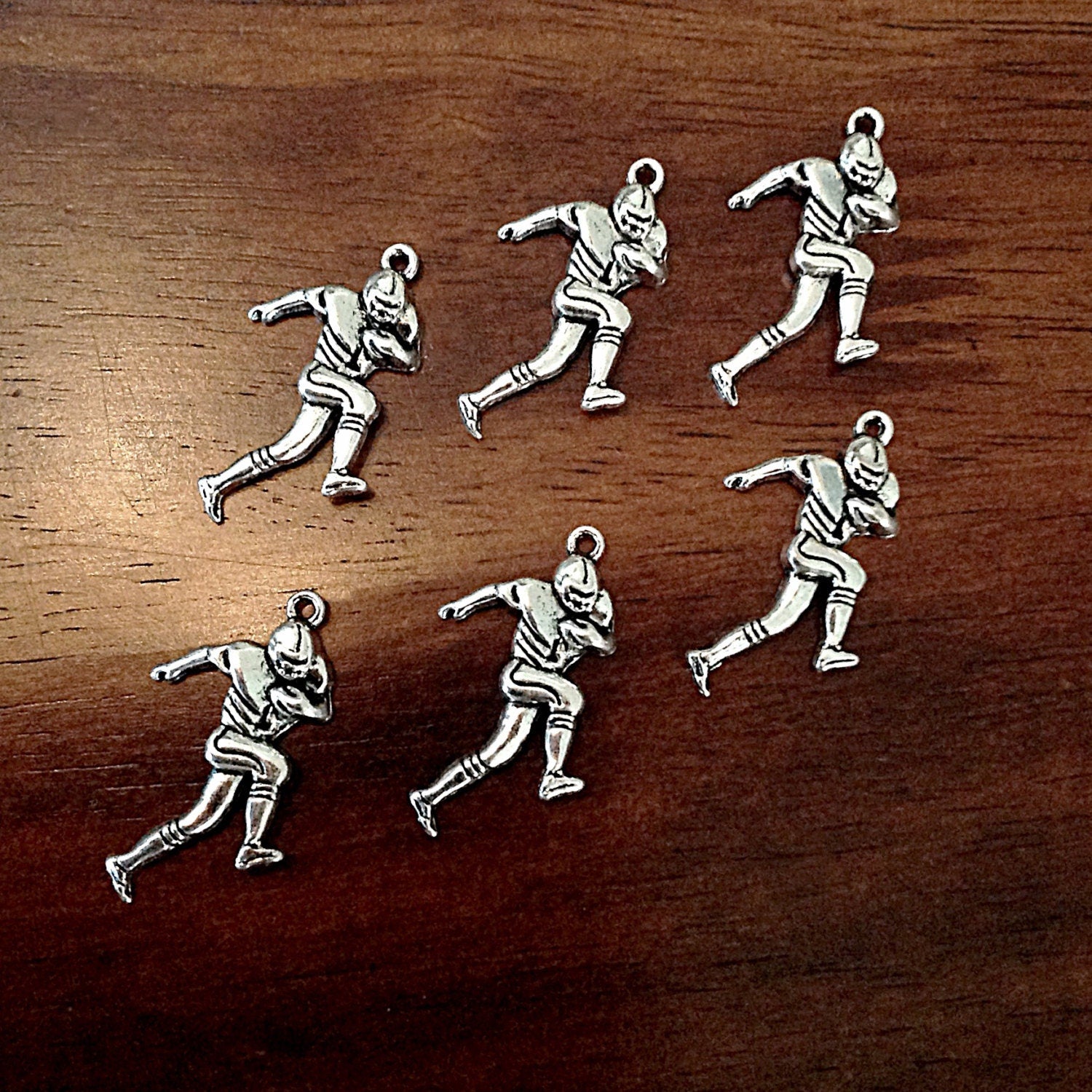 Bulk 20 Football Player Charms, Antique Silver Charms, Football Charms, Helmet Charms, Sports Charms, Craft and Jewelry Supplies, Findings