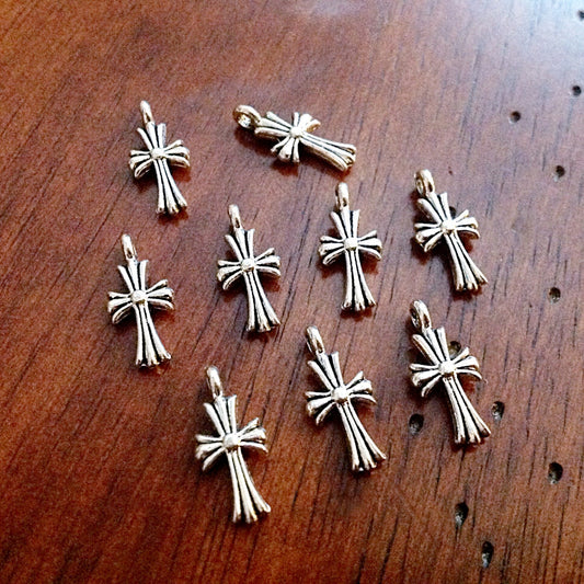 Bulk 30 Silver Cross Charms, Antique Silver Charms, Cross Charms, Double Sided Cross Charms,Tiny Cross, Jewelry And Craft Supplies, Findings