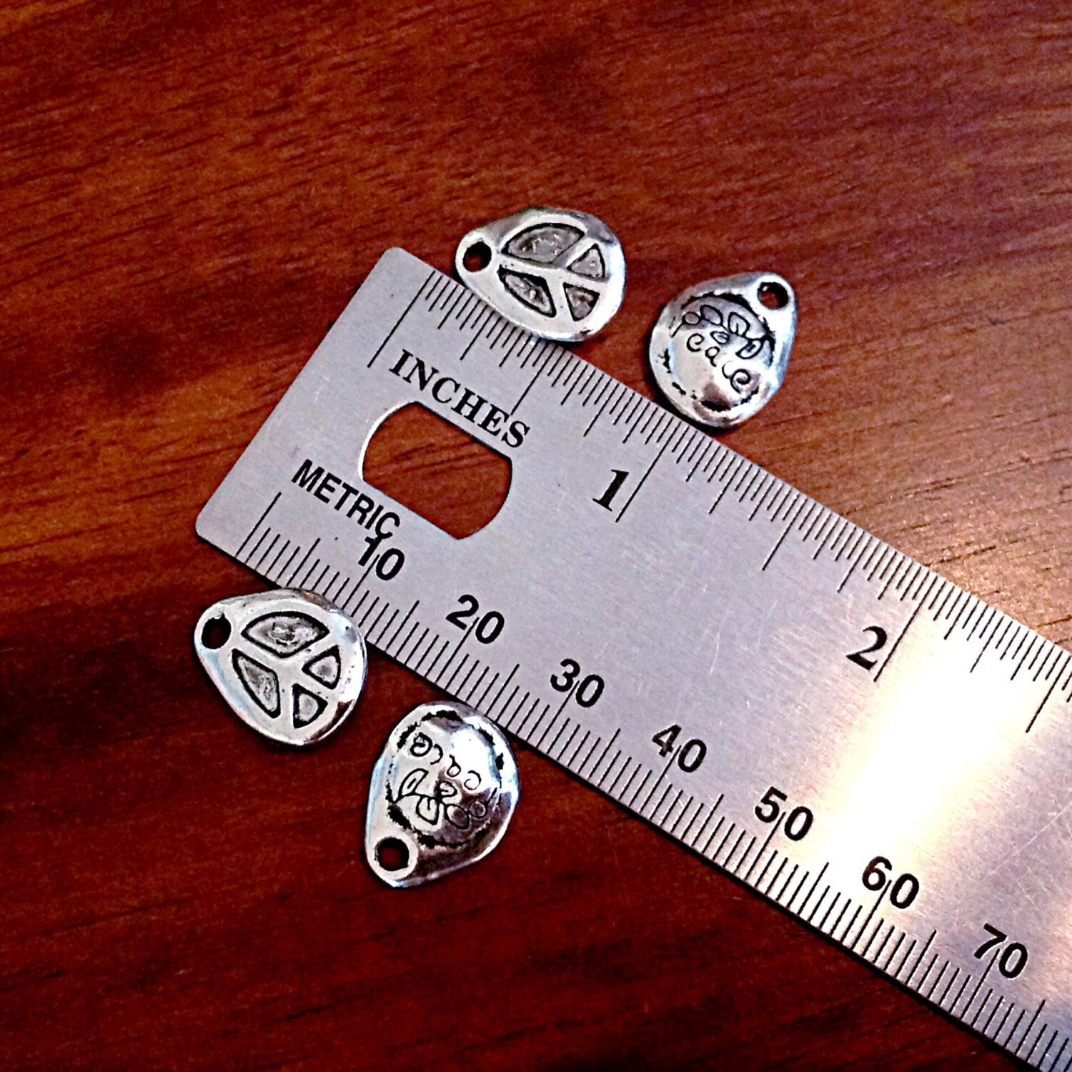 20pcs, Peace Sign Charms, Antique Silver Charms, Silver Peace Sign Charms, Yoga Charms, Zen Charms, Jewelry and Craft Supplies, Findings
