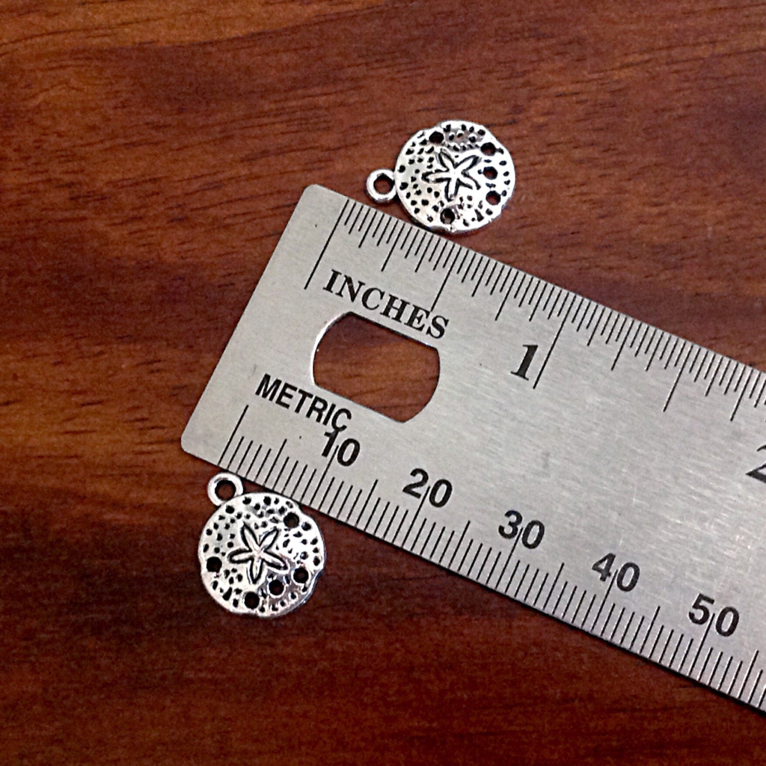 12pcs, Sand Dollar Charms, Antique Silver Charms, Silver Sand Dollar Charms, Shell Charms, Starfish Charms, Crafts and Jewelry Supplies