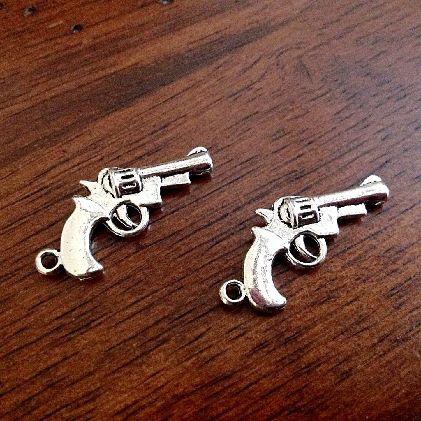 20pcs Pistol Charms, Antique Silver Charms, 3D Pistol Charms, Gun Charms, Double Sided Gun Charms, Jewelry and Craft Supplies, Findings