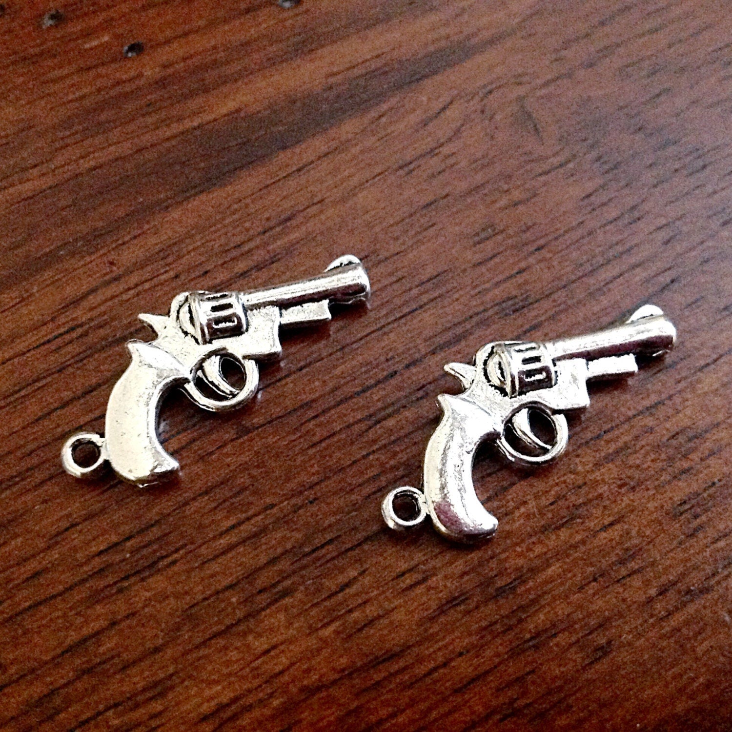20pcs Pistol Charms, Antique Silver Charms, 3D Pistol Charms, Gun Charms, Double Sided Gun Charms, Jewelry and Craft Supplies, Findings