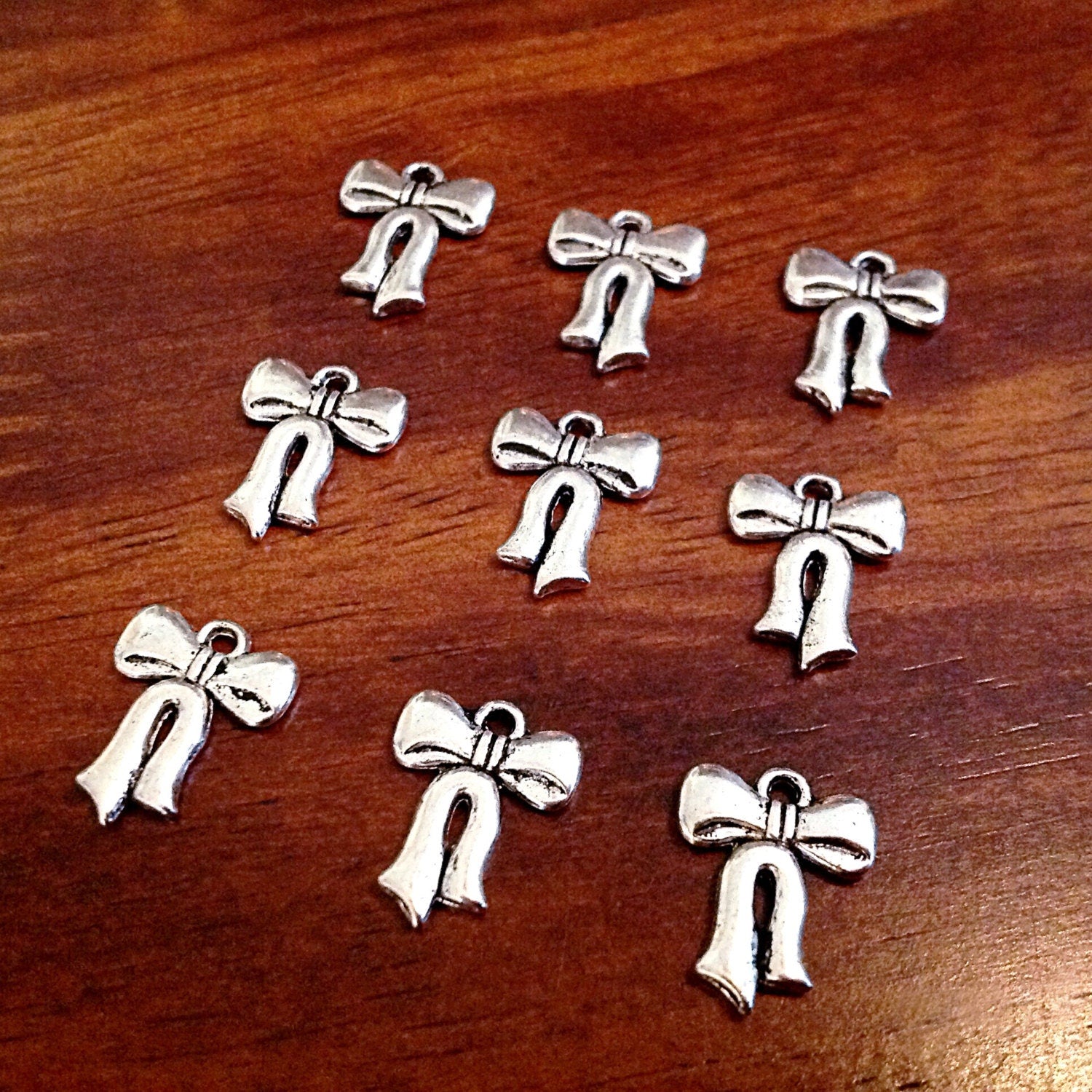 20 Bow Charms, Antique Silver Charms, Silver Bow Charms, Bow Tie Charms, Baby Charms, Knott Charms, Jewelry and Craft Supplies, Findings
