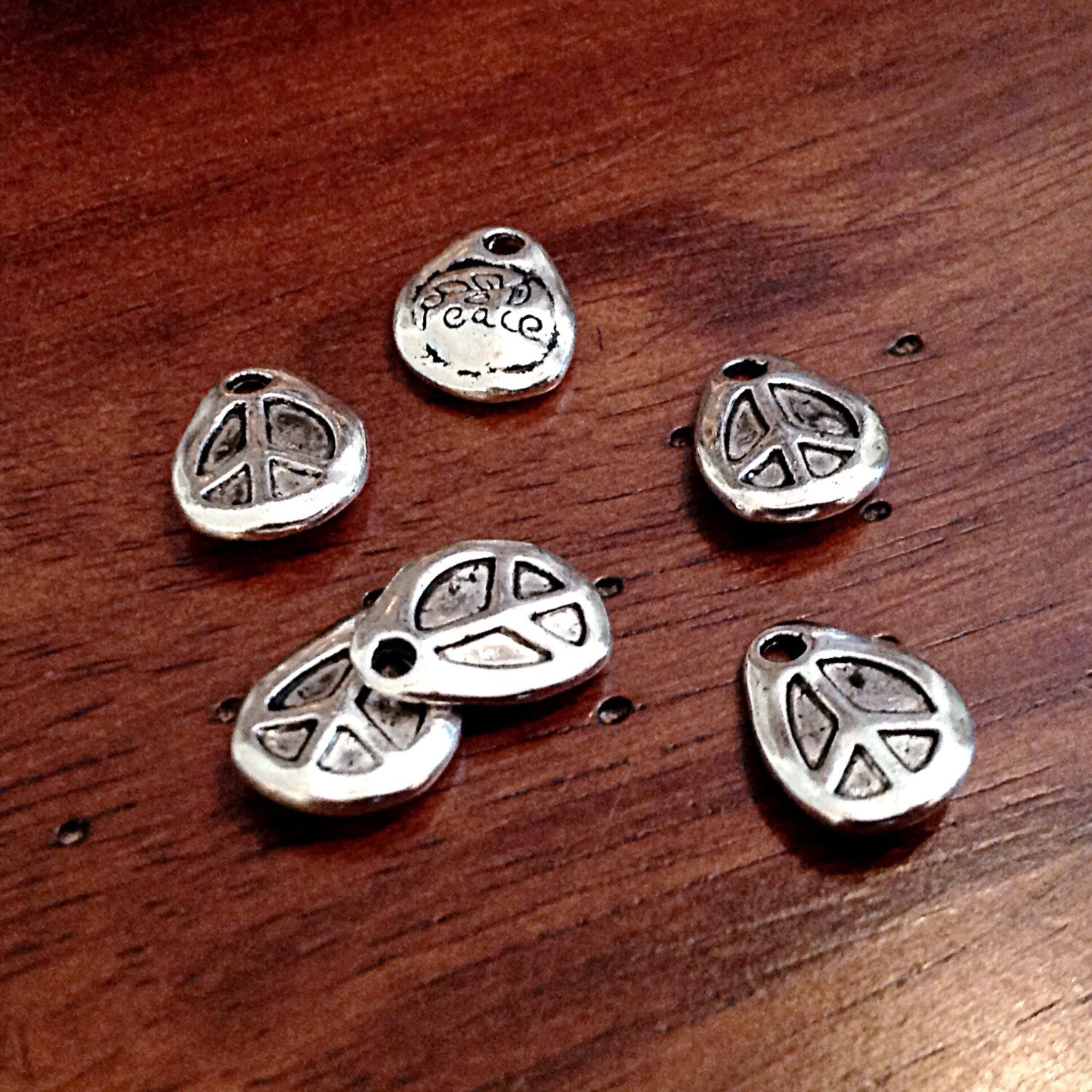 20pcs, Peace Sign Charms, Antique Silver Charms, Silver Peace Sign Charms, Yoga Charms, Zen Charms, Jewelry and Craft Supplies, Findings