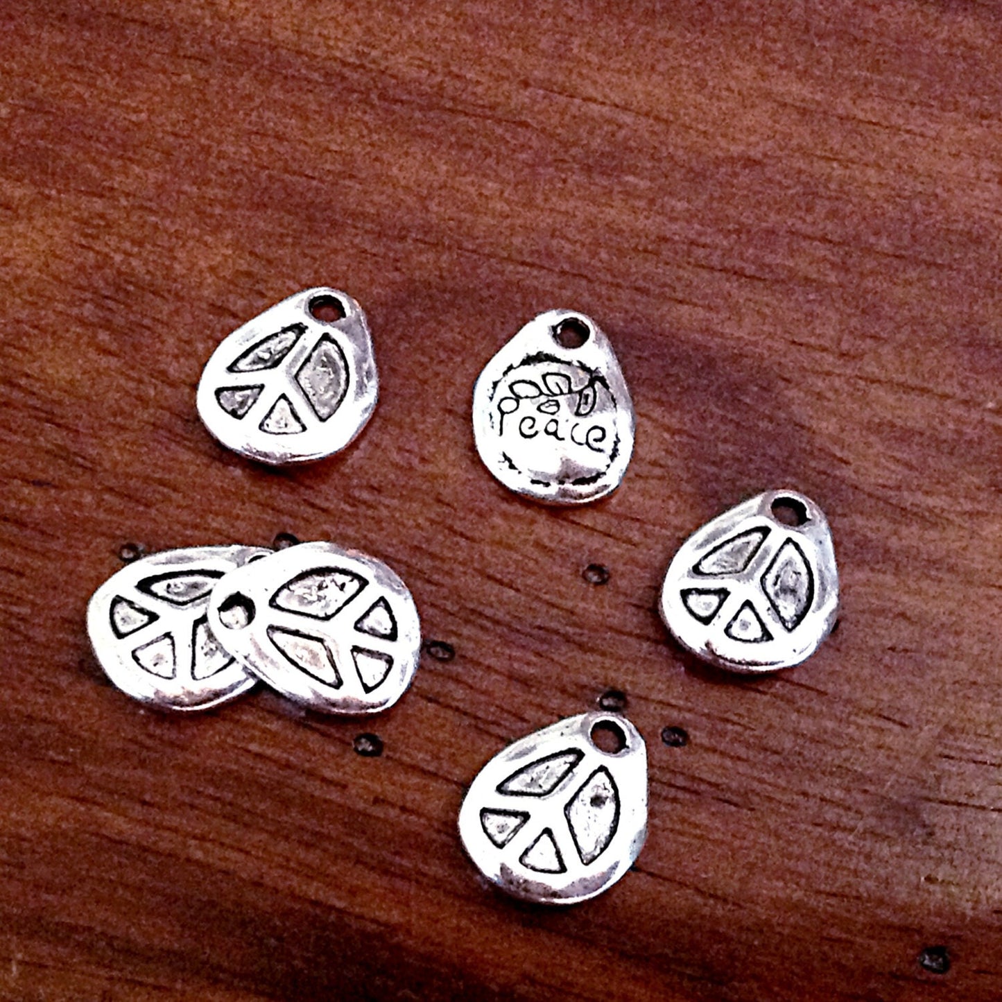 20pcs, Peace Sign Charms, Antique Silver Charms, Silver Peace Sign Charms, Yoga Charms, Zen Charms, Jewelry and Craft Supplies, Findings