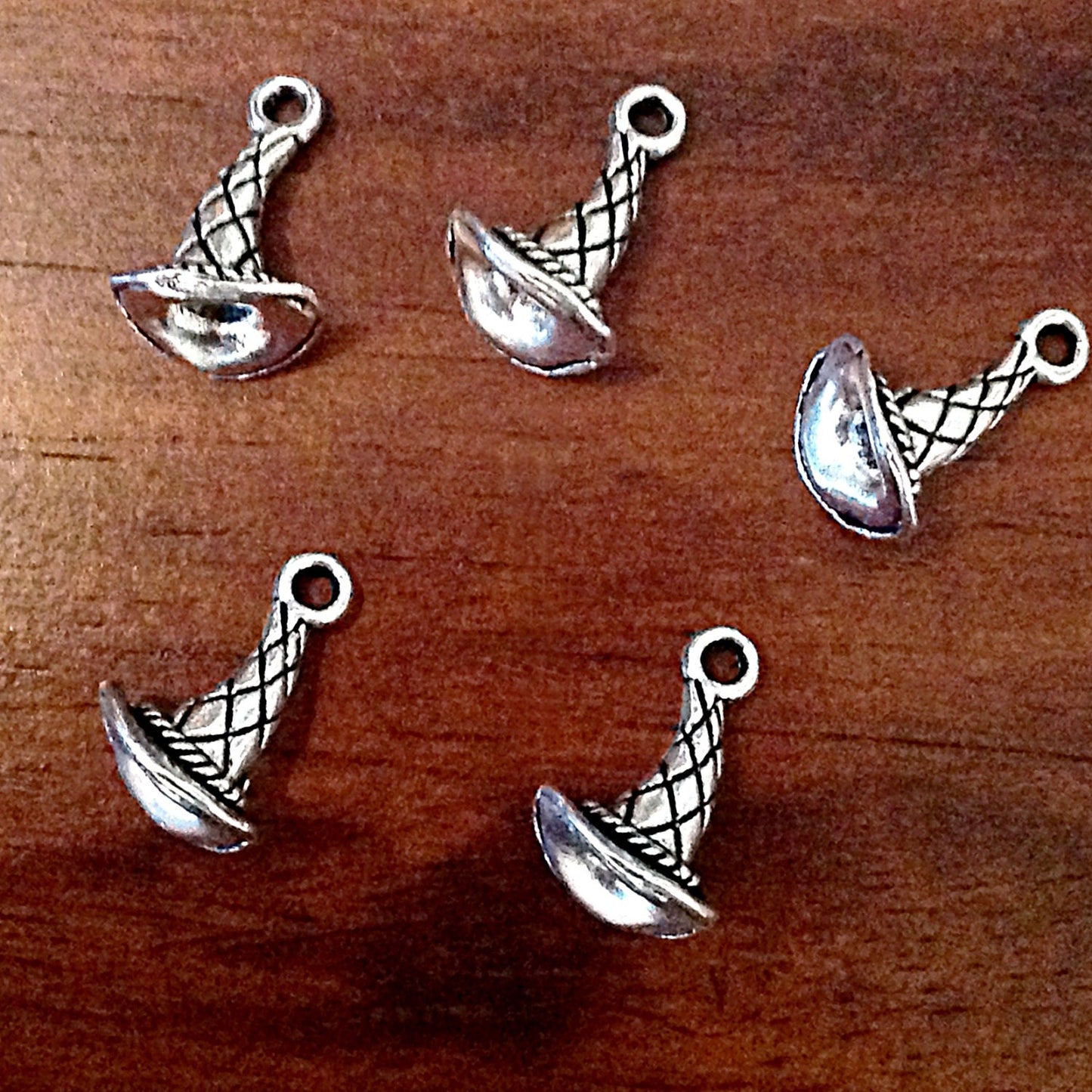 20 pcs Witch Hat Charms, Antique Silver Charms, 3-D Witch Hat Charms, Witch Charms, Wizard Hat Charms, Jewelry and Craft Supplies, Findings