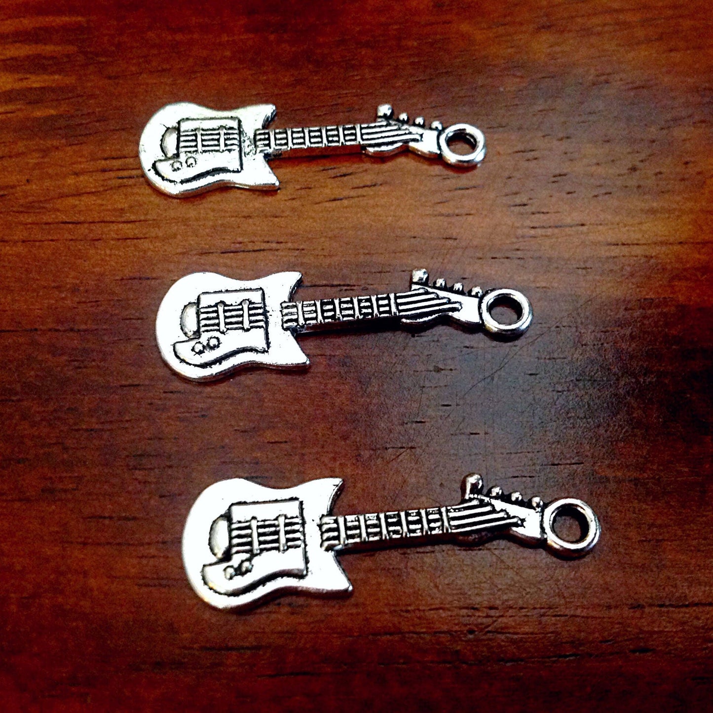 20pcs, Guitar Charms, Antique Silver Charms, Silver Guitar Charms, Rock and Roll Charms, Crafts and Jewelry Supplies and Findings