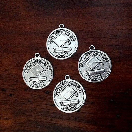 20pcs, Graduation Day Charms, Diploma Charms, Graduation Charms, Cap & Gown Charms, Disc Chams, College Charms, School Charms, Findings