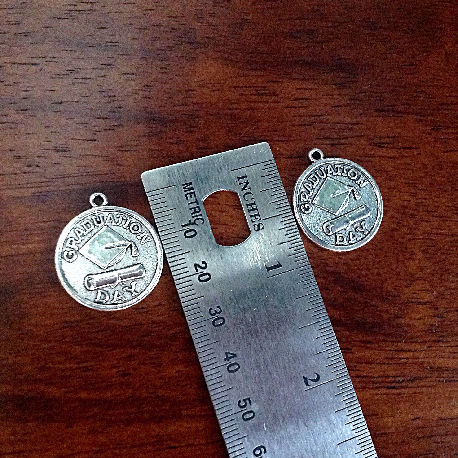 20pcs, Graduation Day Charms, Diploma Charms, Graduation Charms, Cap & Gown Charms, Disc Chams, College Charms, School Charms, Findings