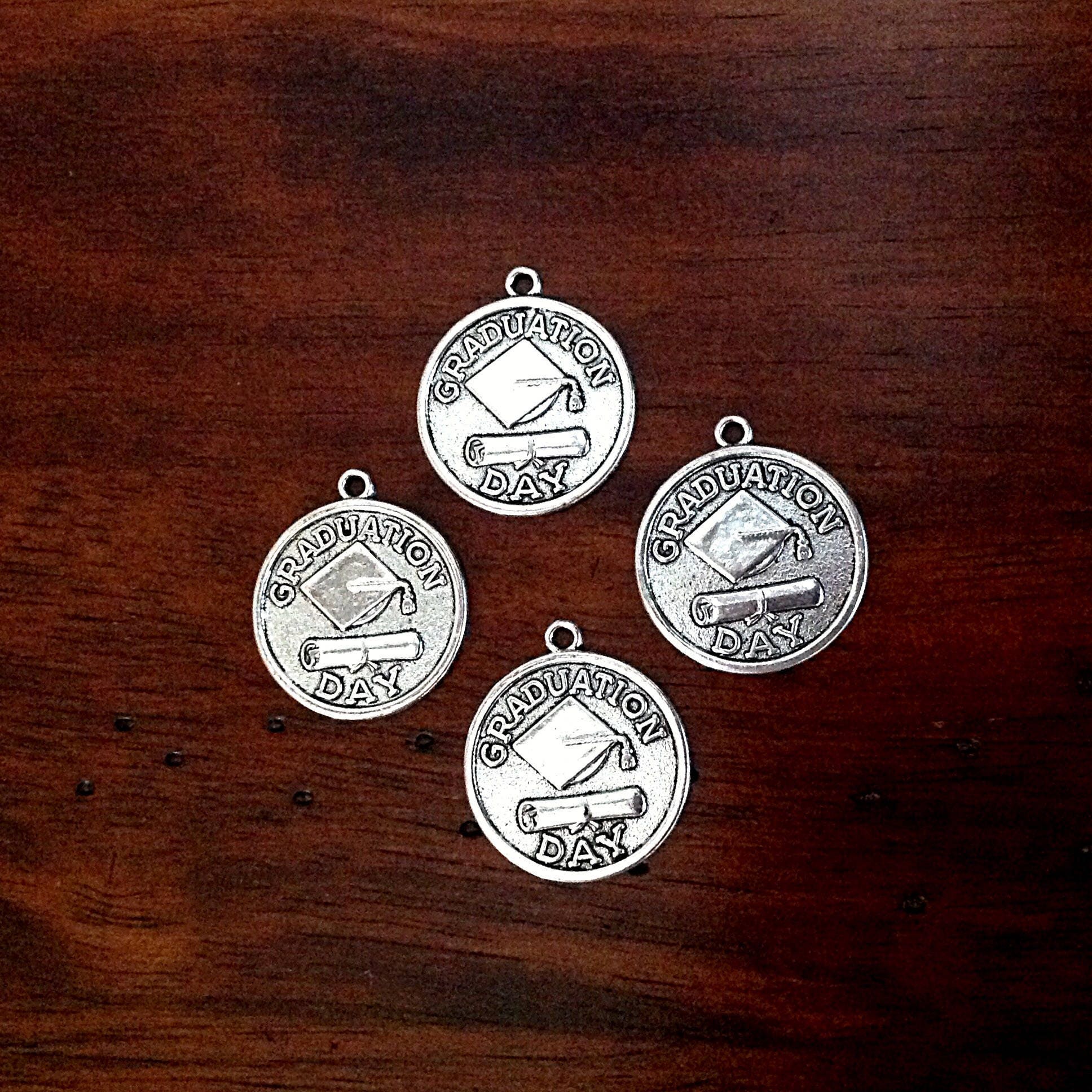 20pcs, Graduation Day Charms, Diploma Charms, Graduation Charms, Cap & Gown Charms, Disc Chams, College Charms, School Charms, Findings