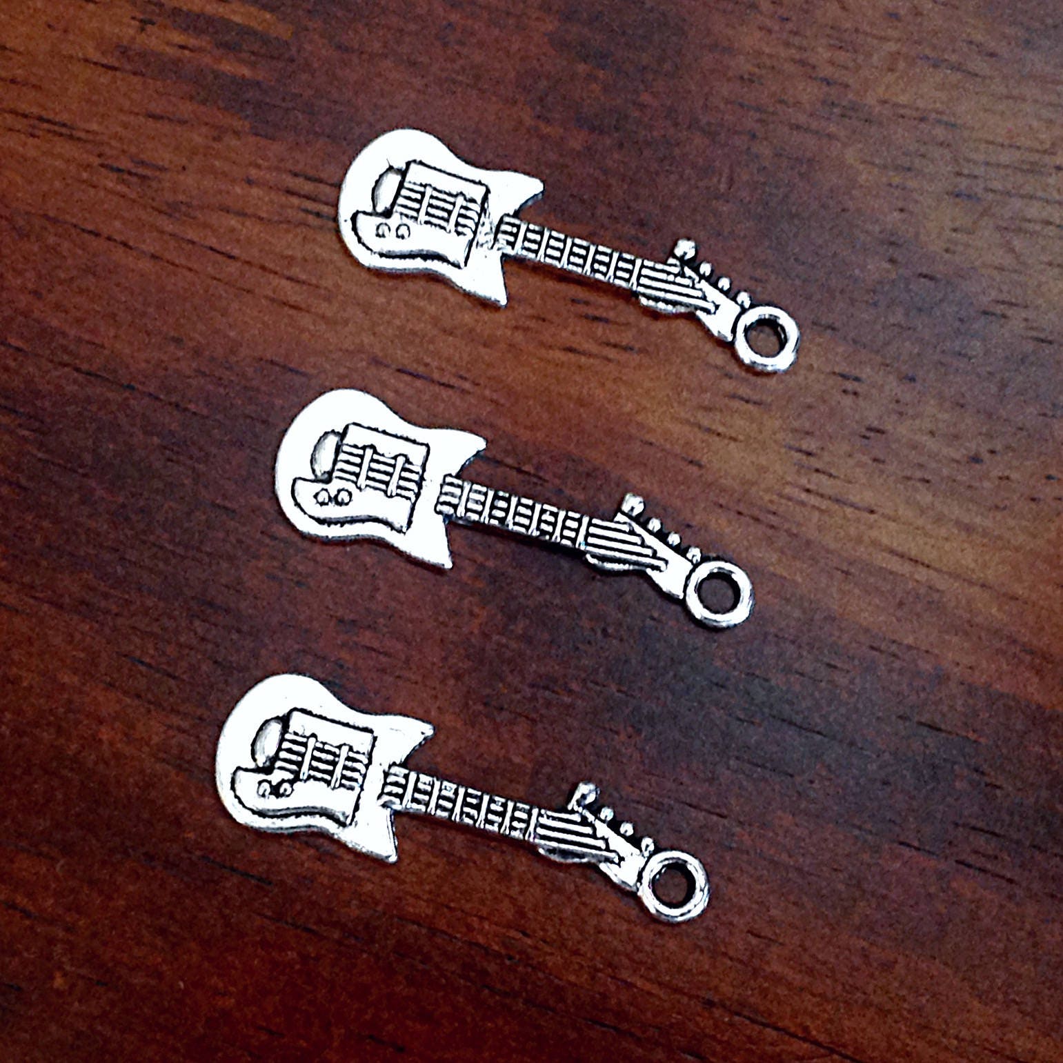 20pcs, Guitar Charms, Antique Silver Charms, Silver Guitar Charms, Rock and Roll Charms, Crafts and Jewelry Supplies and Findings