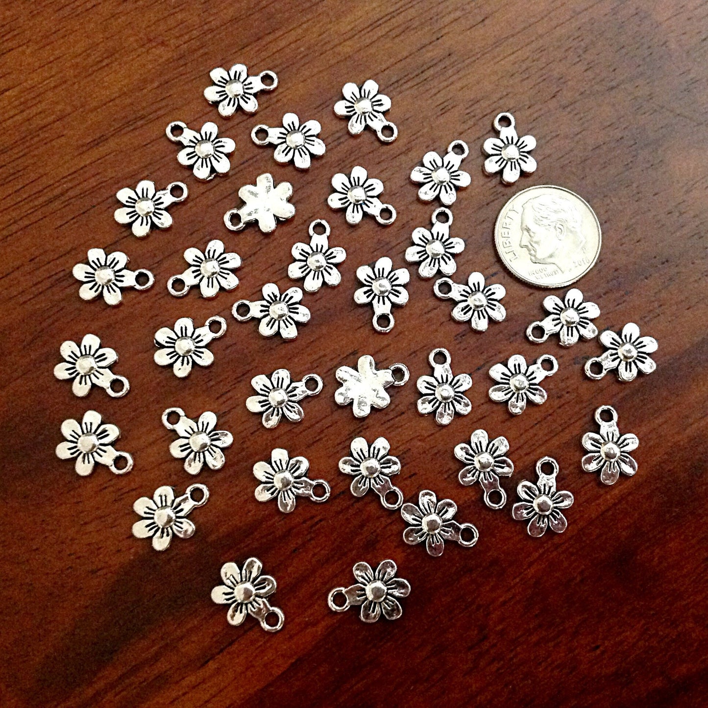 Bulk 50pcs Sunflower Charms, Flower Charms, Antique Silver Charms, Sun Flower Charms, Daisy Charms, Beach Charms, Jewelry and Craft Supplies