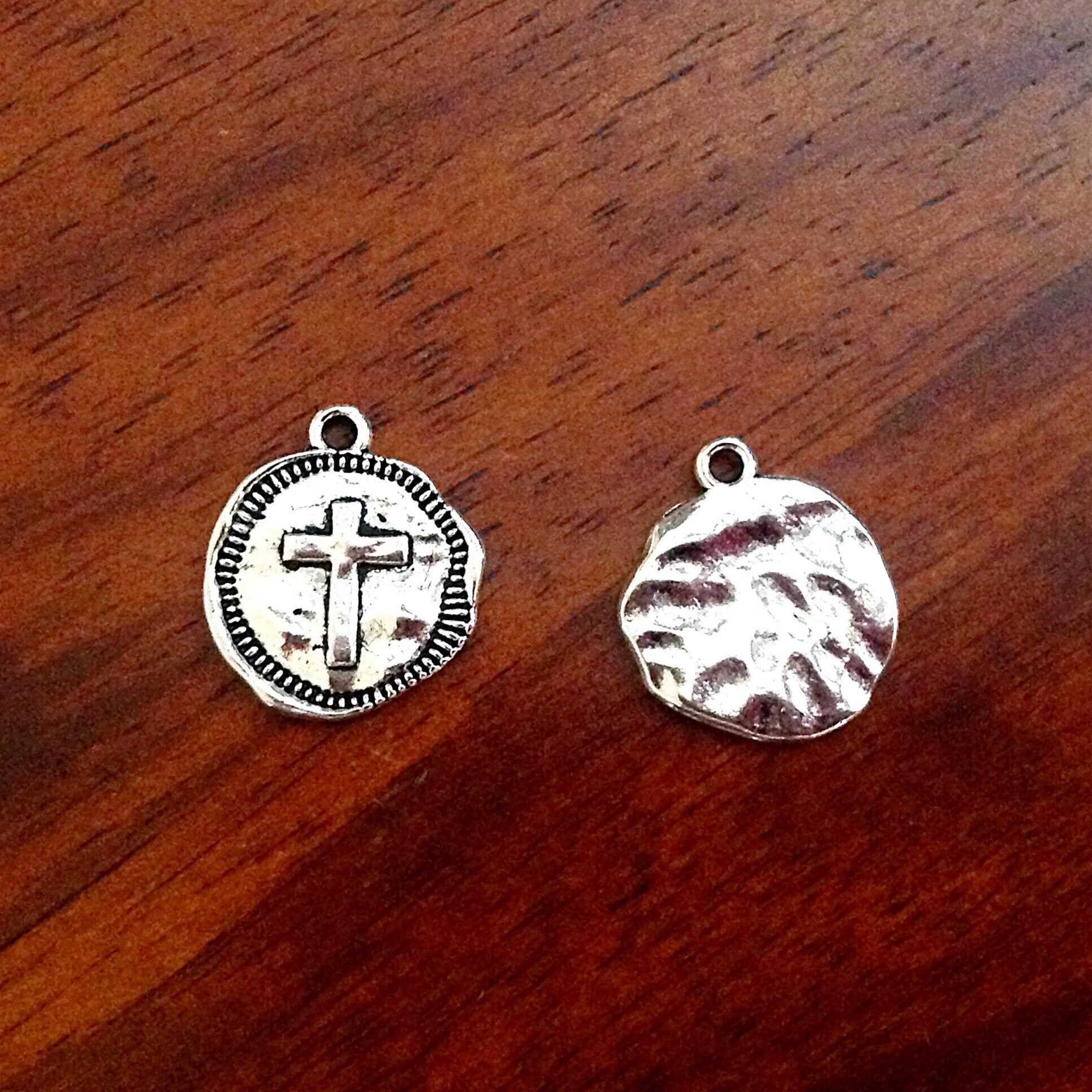 40pcs, Hammered Cross Charms, Antique Silver Cross Charms, Round Cross Charms, Disc Cross Charms, Coin Cross Charms, DIY Jewelry, Findings