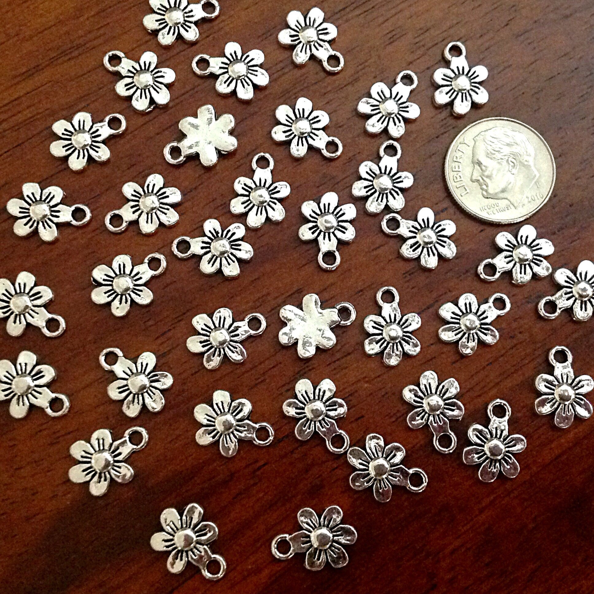 25pcs, Sunflower Charms, Flower Charms, Antique Silver Charms, Sun Flower Charms, Daisy Charms, Beach Charms, Small Flower Charms, Findings