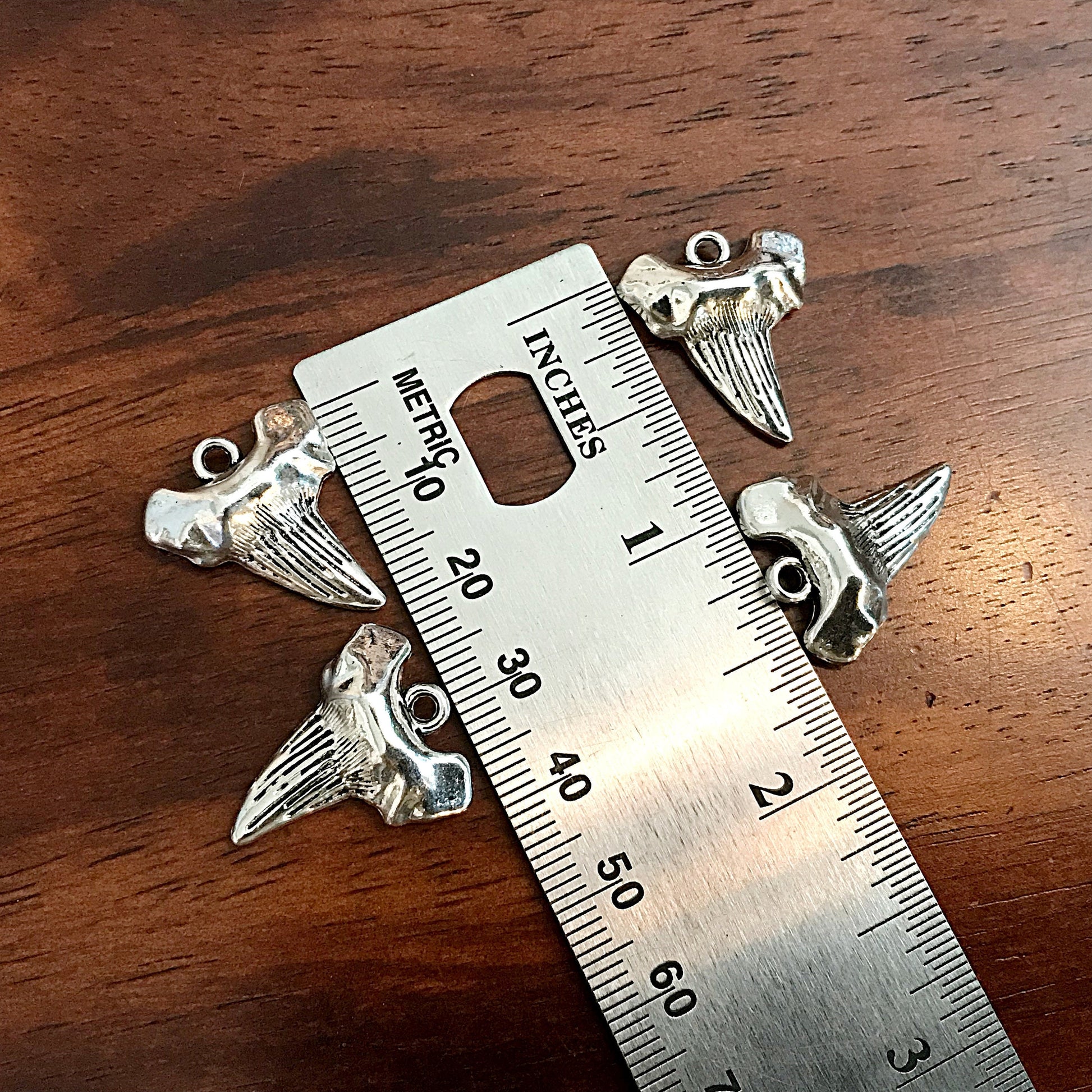 15pcs, Shark Tooth Charms, Shark Tooth Pendants, Shark Charms, Antique Silver Shark Tooth Charms, Ocean Charms, Fishing Charms, Findings
