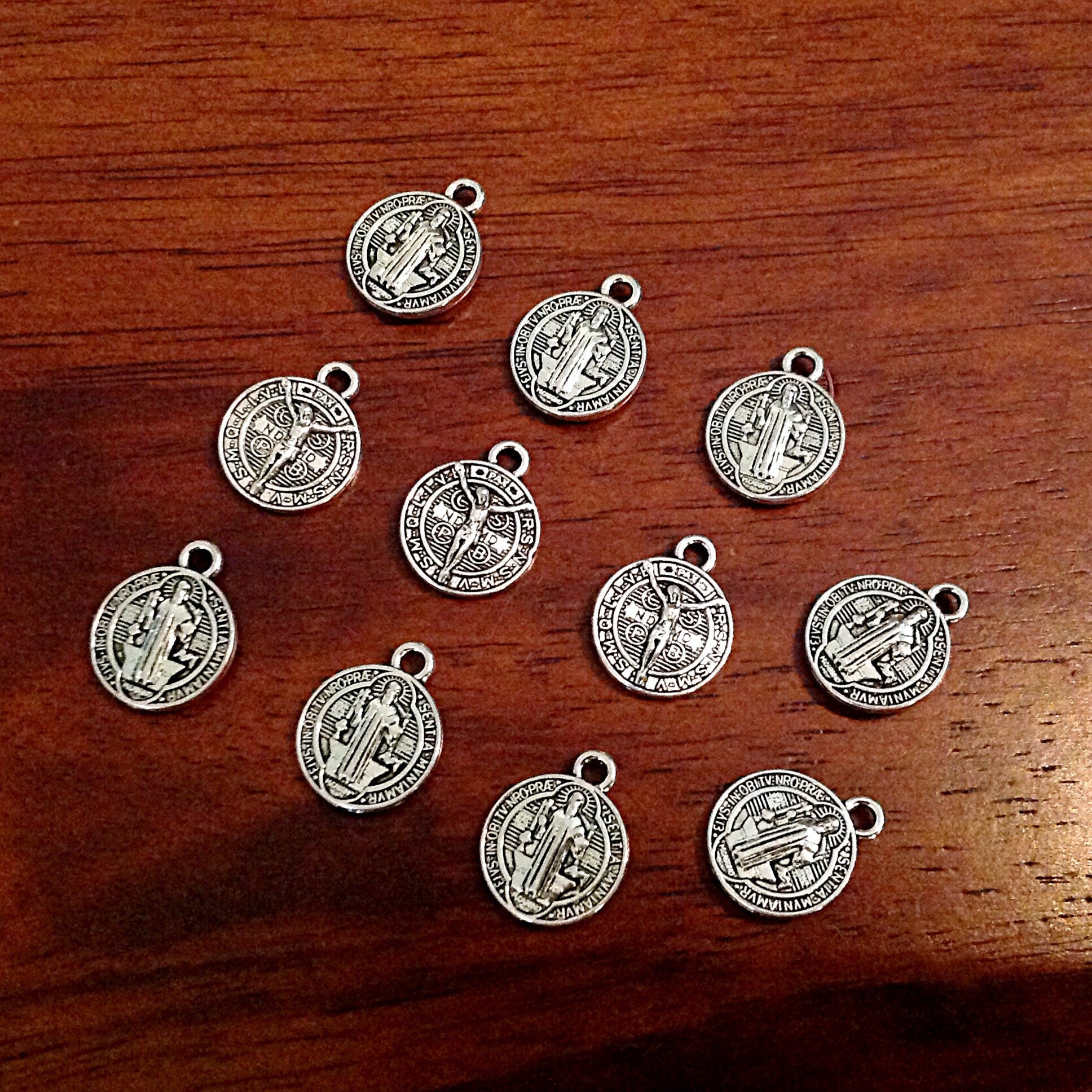 10pcs, Silver Saint Benedict Medal, Devil Chasing Medal, Protection Against Evil Amulet, Double Sided St Benedict Medals, 15mm in diameter