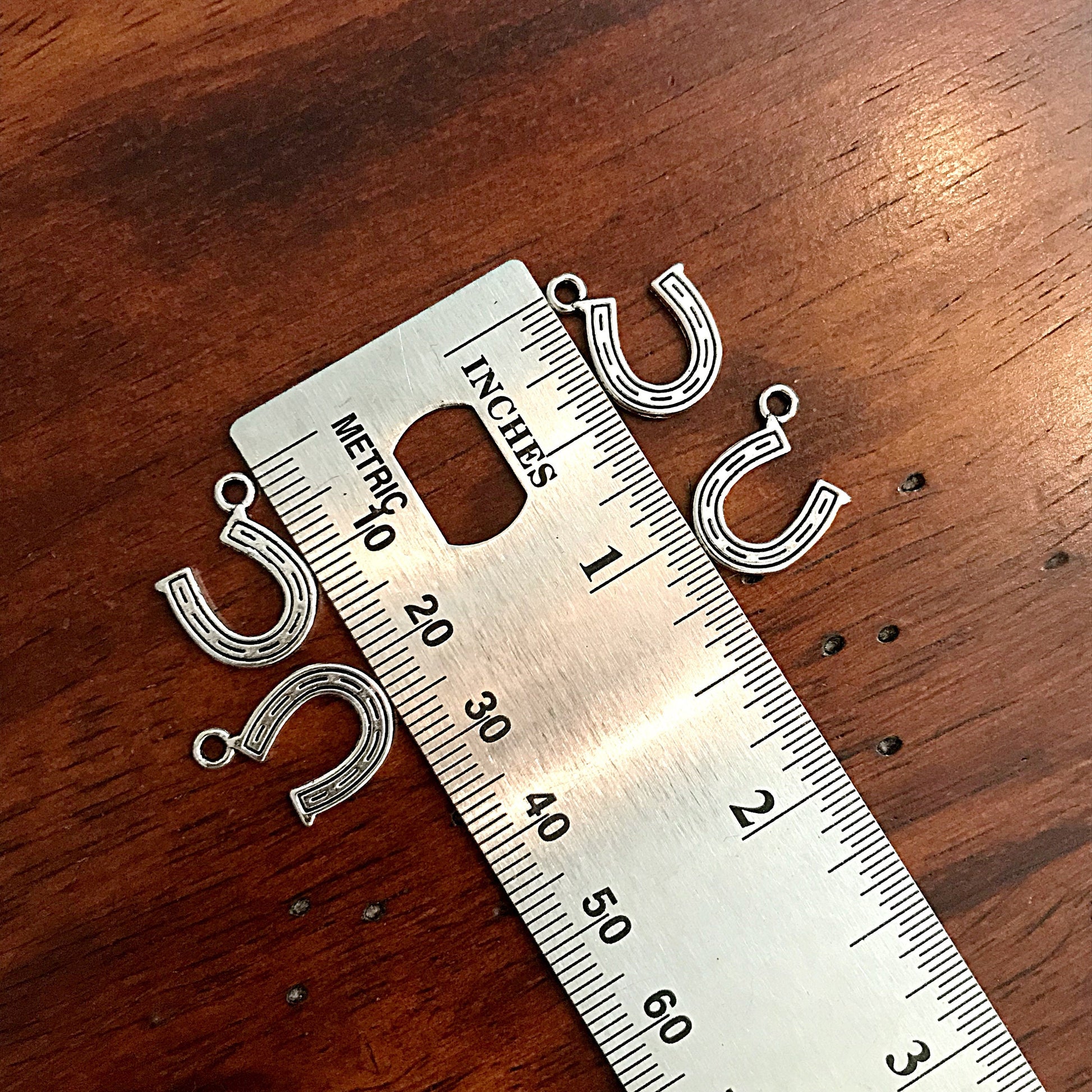 20pcs Silver Horseshoe Charms, Antique Silver Charms, Horse Shoe Charms, Cowboy Charms, Horse Charms, Small Horseshoe Charms, Findings