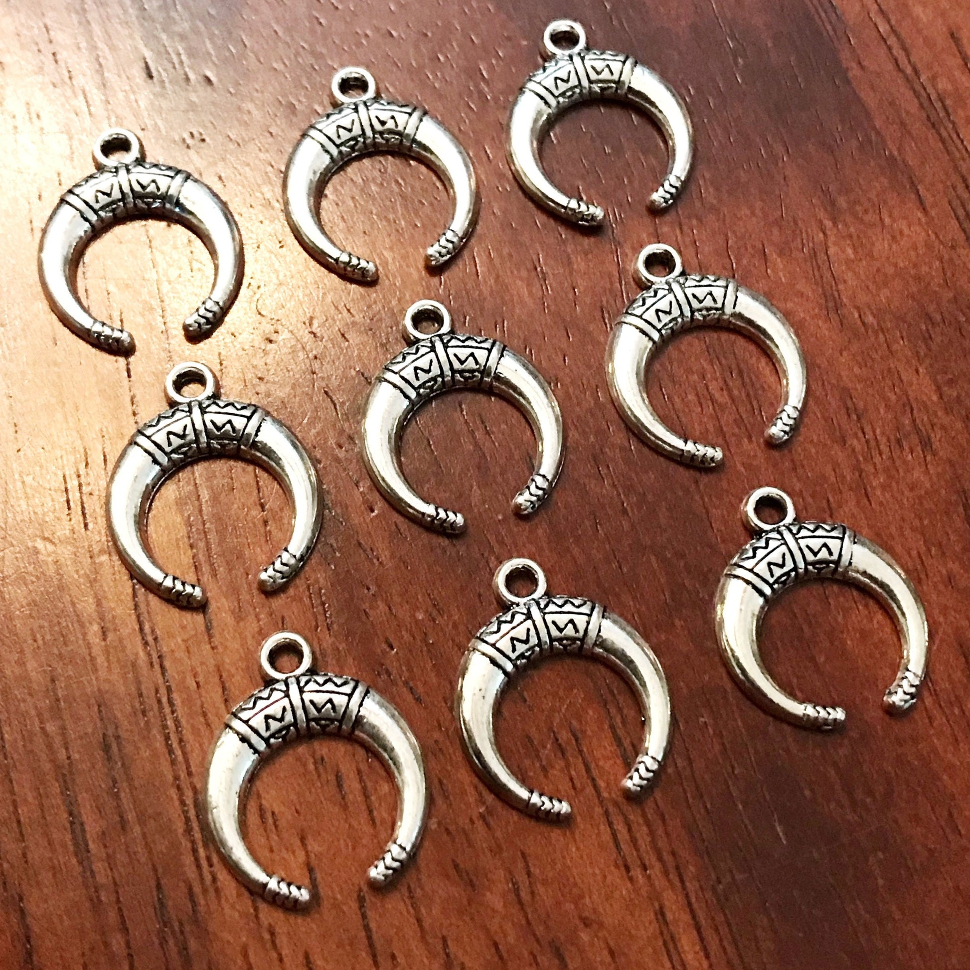 20, Crescent Moon Charms, Horn Charms, Tribal Charms, Silver Tusk Charms, Boho Moon Charms, Crescent Moon Pendants, Findings