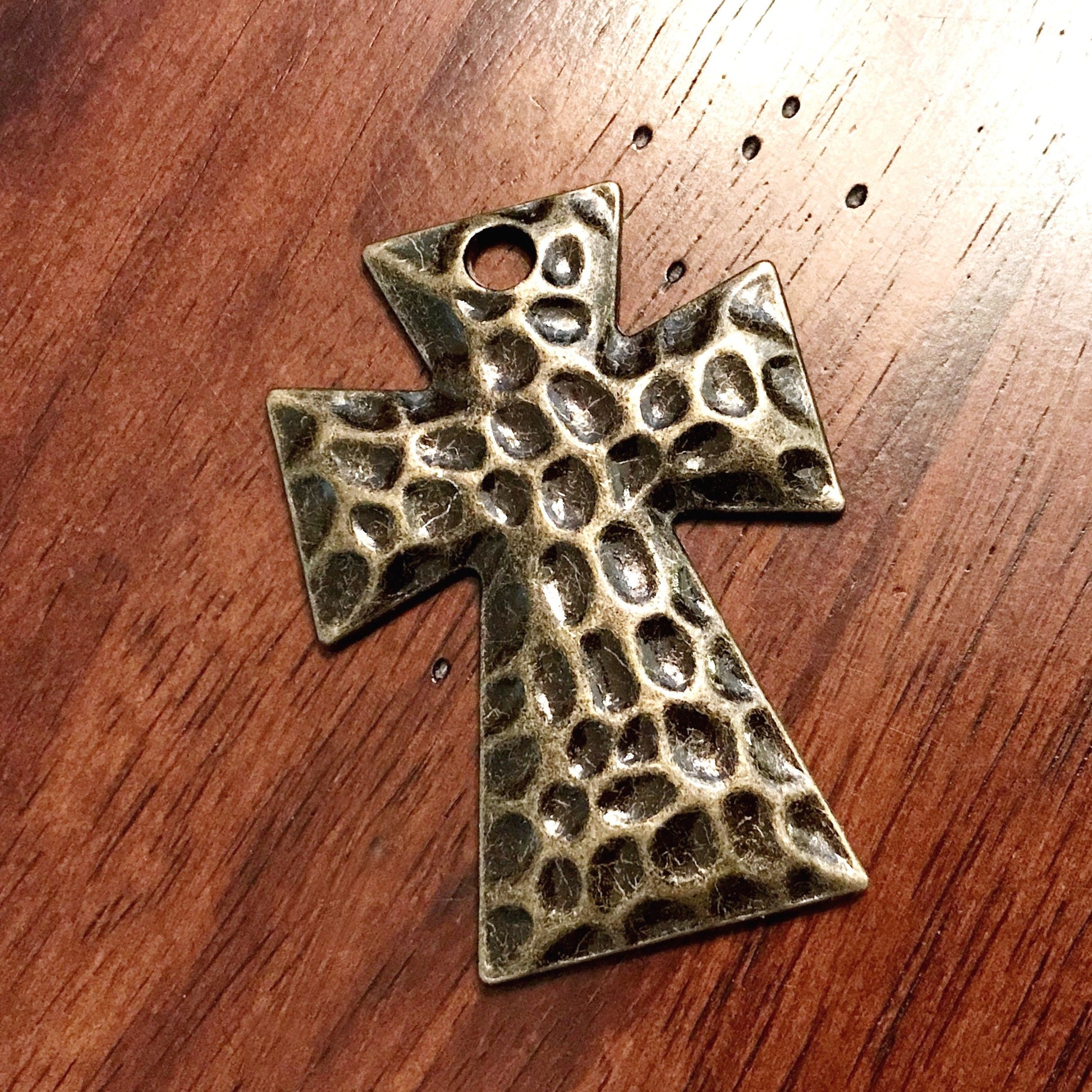 2pcs, Large Bronze Cross Pendants, Hammered Metal Cross, Antique Bronze Cross, Heavy Bronze Cross Pendnat, Large Cross Charms,