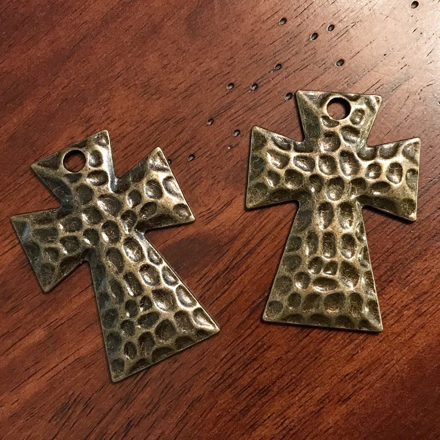 2pcs, Large Bronze Cross Pendants, Hammered Metal Cross, Antique Bronze Cross, Heavy Bronze Cross Pendnat, Large Cross Charms,