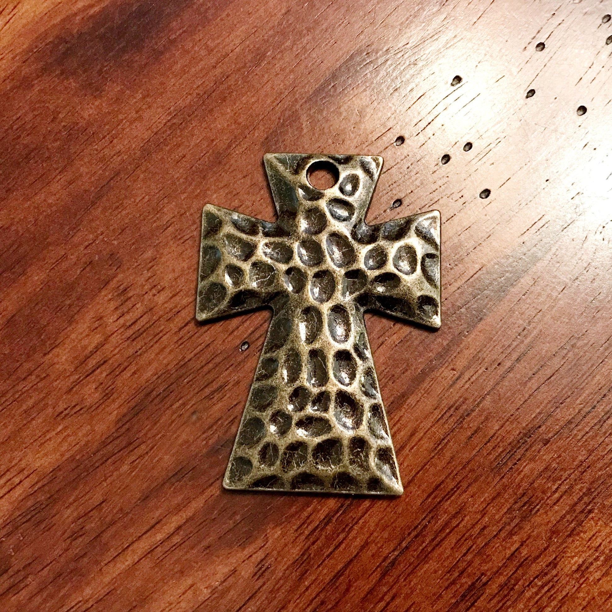 2pcs, Large Bronze Cross Pendants, Hammered Metal Cross, Antique Bronze Cross, Heavy Bronze Cross Pendnat, Large Cross Charms,