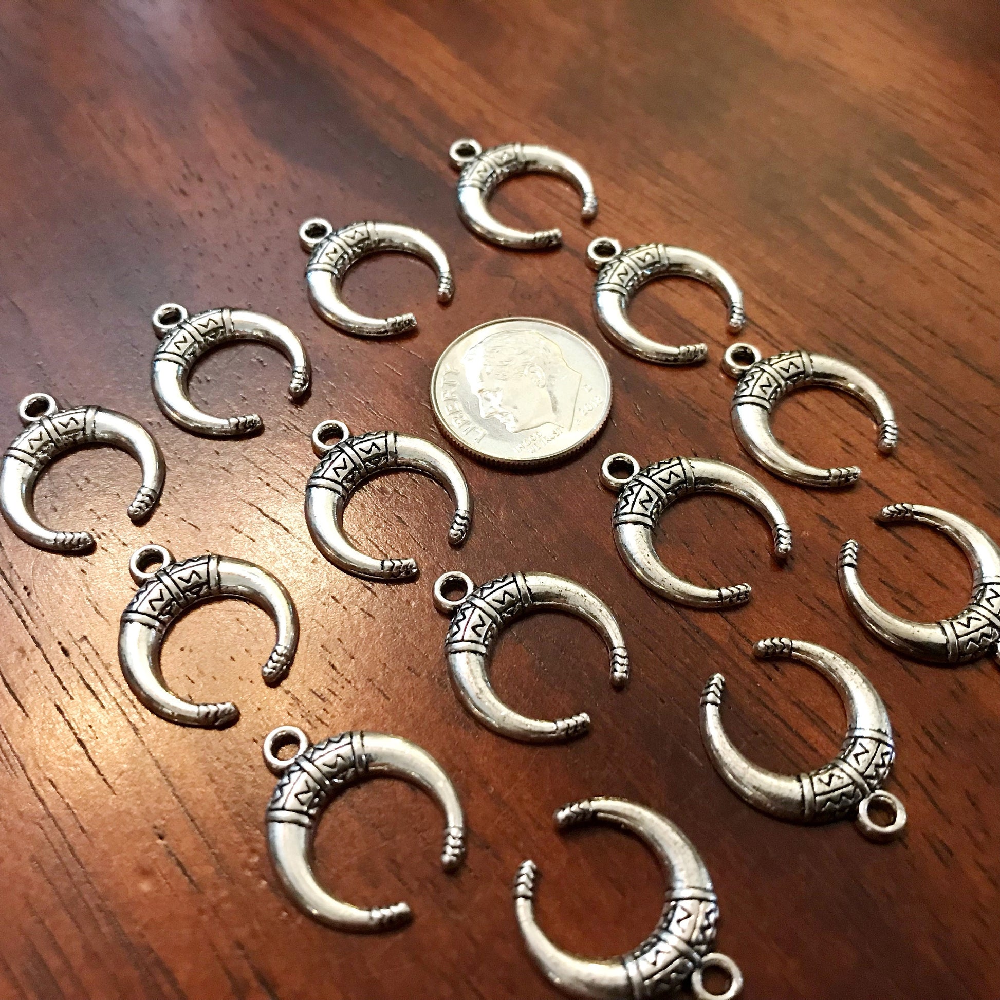 20, Crescent Moon Charms, Horn Charms, Tribal Charms, Silver Tusk Charms, Boho Moon Charms, Crescent Moon Pendants, Findings
