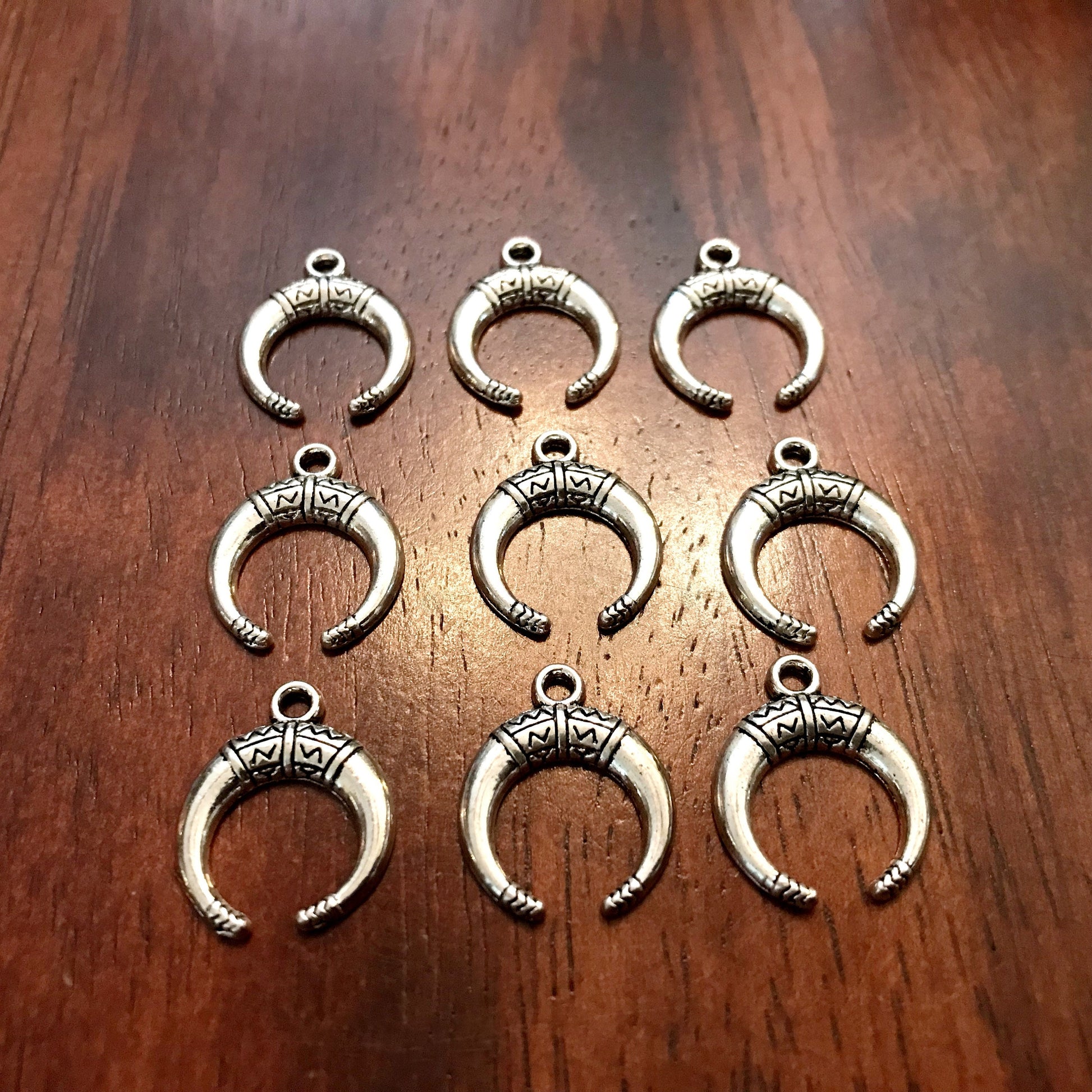 20, Crescent Moon Charms, Horn Charms, Tribal Charms, Silver Tusk Charms, Boho Moon Charms, Crescent Moon Pendants, Findings