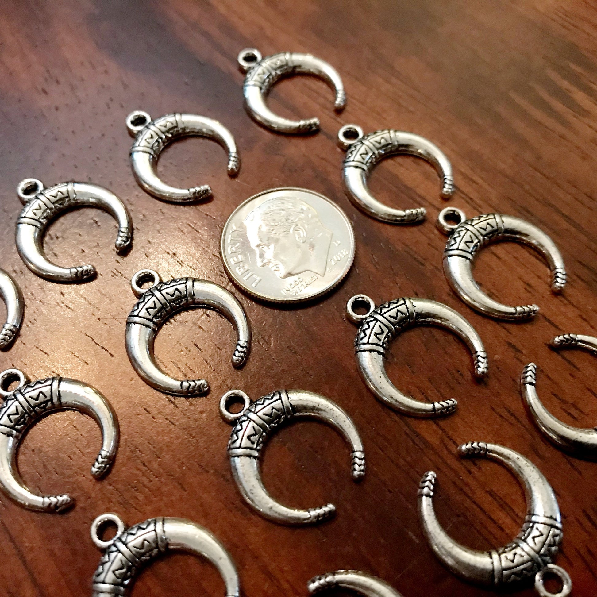20, Crescent Moon Charms, Horn Charms, Tribal Charms, Silver Tusk Charms, Boho Moon Charms, Crescent Moon Pendants, Findings