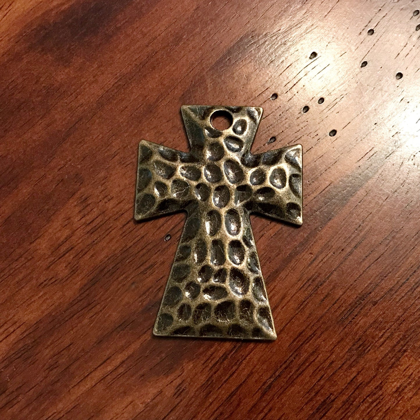 2pcs, Large Bronze Cross Pendants, Hammered Metal Cross, Antique Bronze Cross, Heavy Bronze Cross Pendnat, Large Cross Charms,
