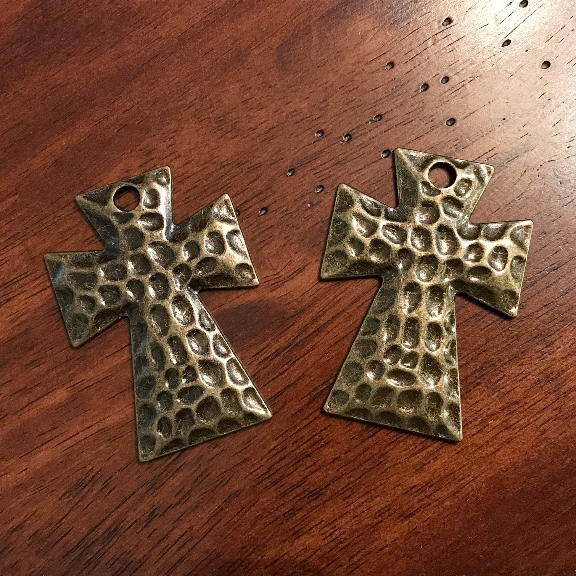 2pcs, Large Bronze Cross Pendants, Hammered Metal Cross, Antique Bronze Cross, Heavy Bronze Cross Pendnat, Large Cross Charms,