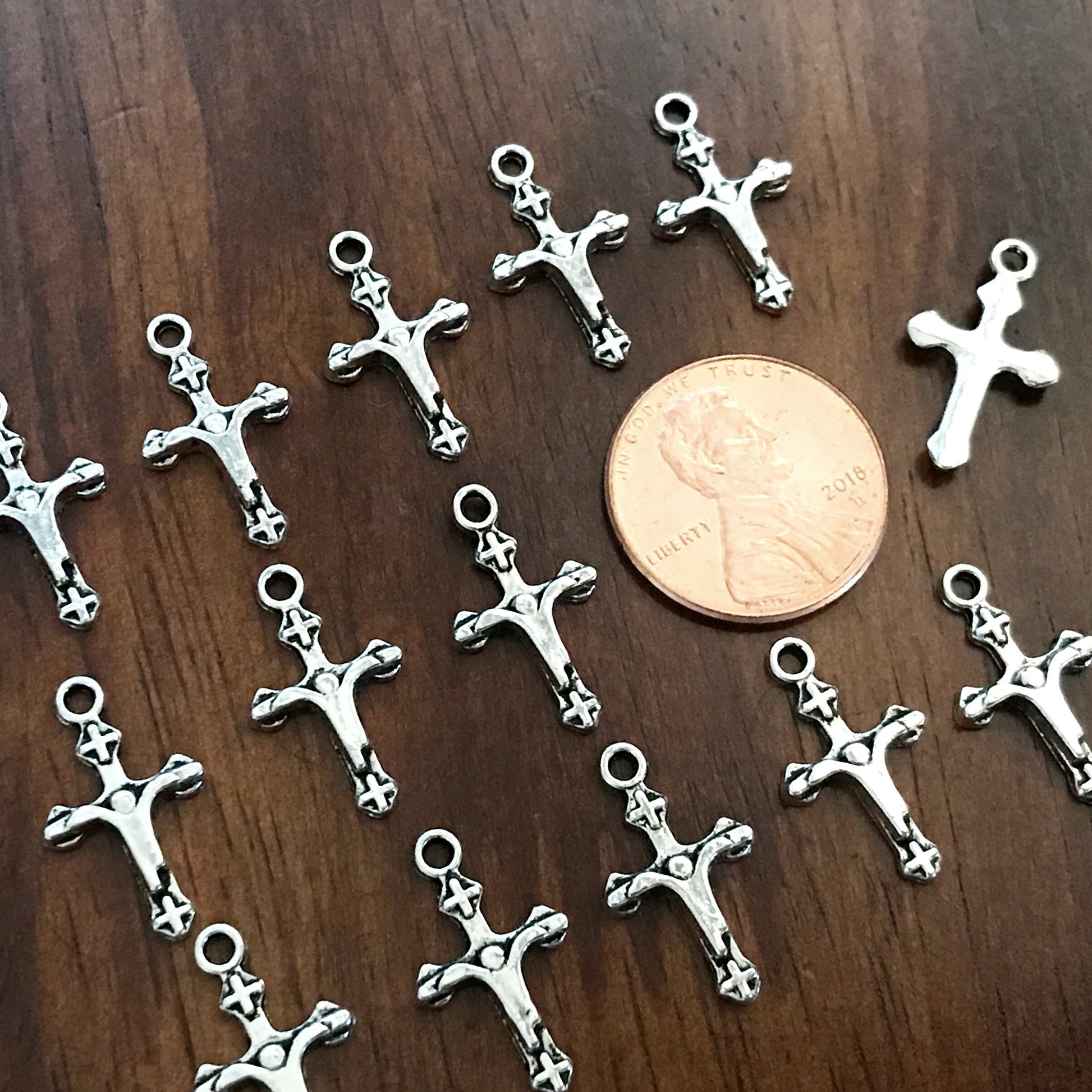 Bulk 40, Cross Charms, Antique Silver Cross, Cross Pendants, Rosary Cross Charms, Crucifix Charms, Rosary Parts, Tiny Cross Charms, Findings