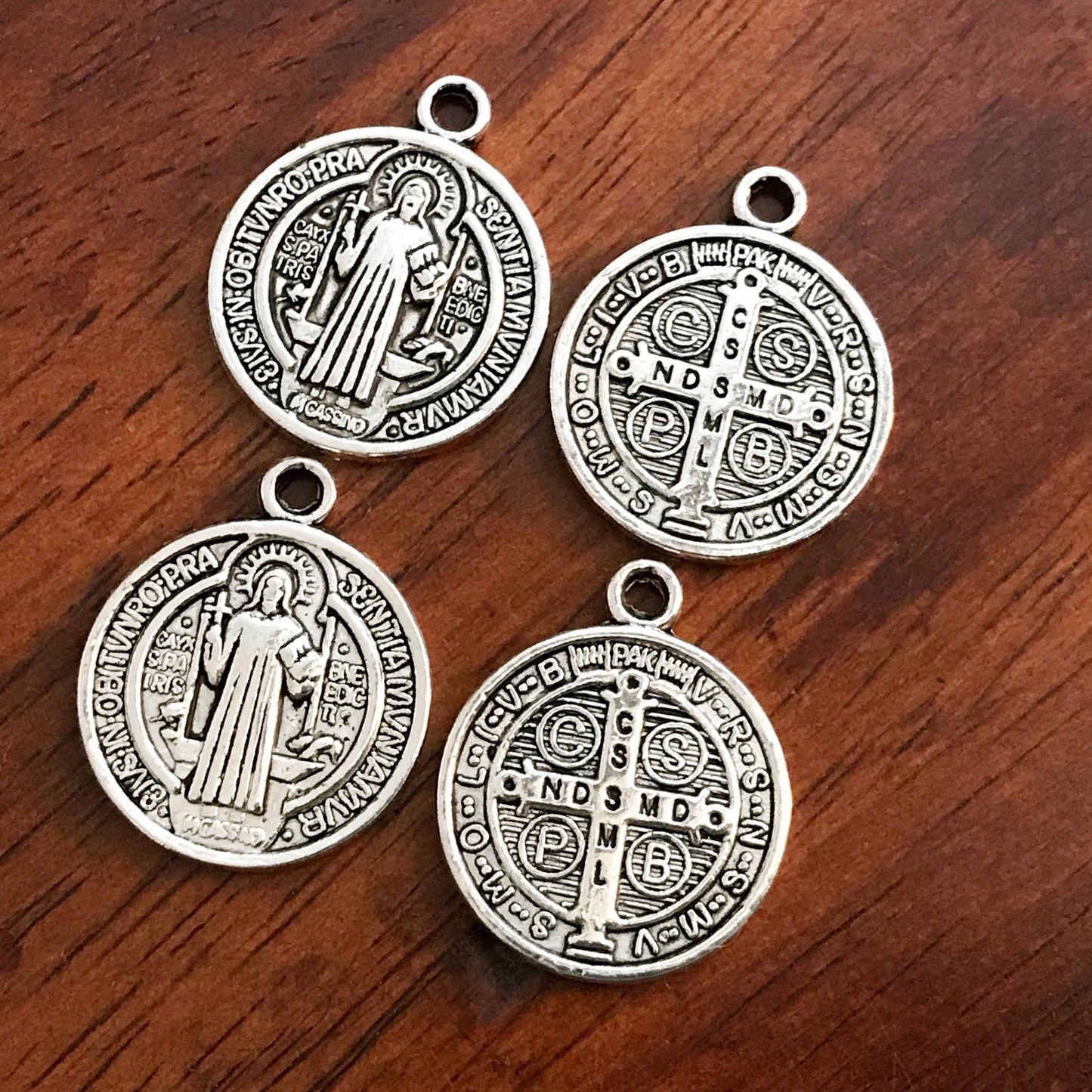 8pcs, Saint Benedict Medal, Silver Saint Benedict Medal Pendants, Devil Chasing Medal, Protection Against Evil Amulet, 7/8” in diameter