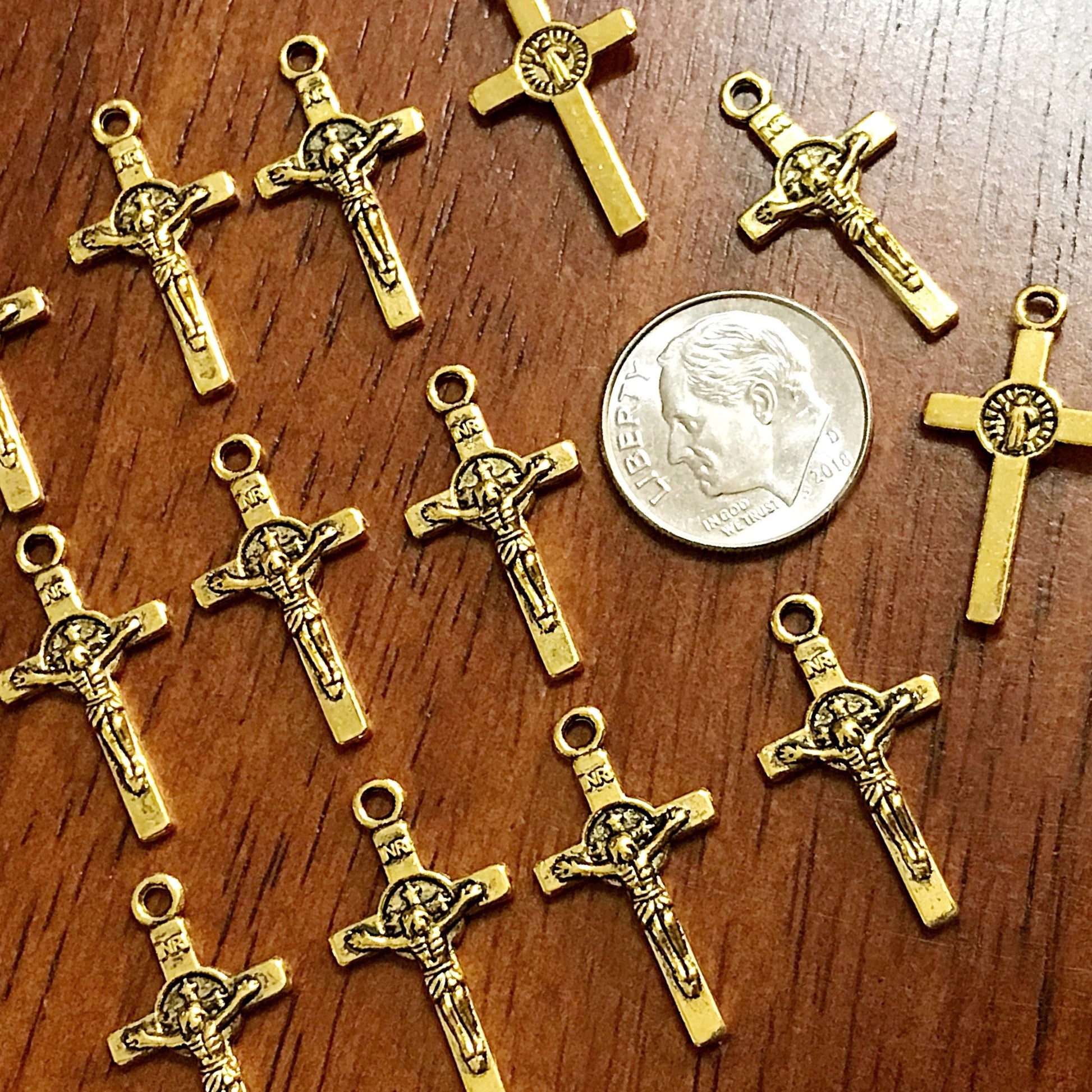 15pcs, Gold Cross Charms, Antique Gold Cross Charm, Crucifix Charms, Prayer Quilt Charms, Thin Cross Charms, Gold Cross Pendants, Findings