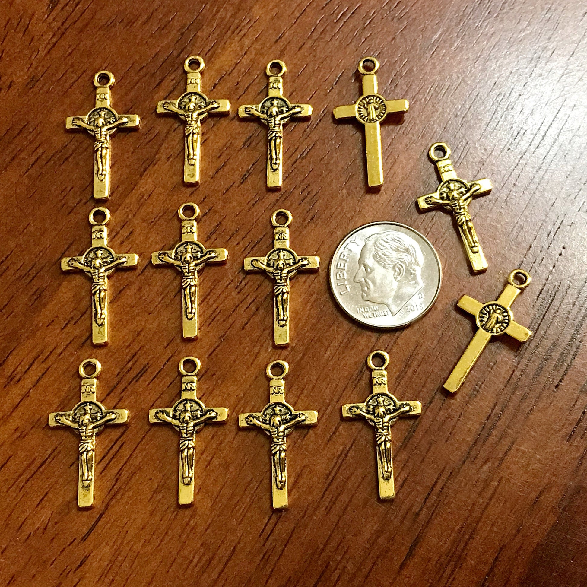 15pcs, Gold Cross Charms, Antique Gold Cross Charm, Crucifix Charms, Prayer Quilt Charms, Thin Cross Charms, Gold Cross Pendants, Findings