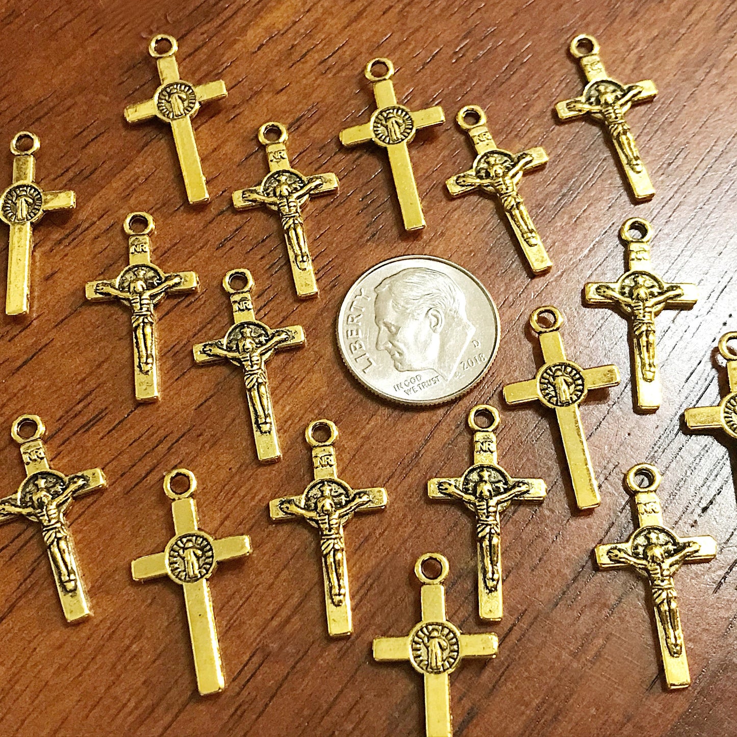 15pcs, Gold Cross Charms, Antique Gold Cross Charm, Crucifix Charms, Prayer Quilt Charms, Thin Cross Charms, Gold Cross Pendants, Findings
